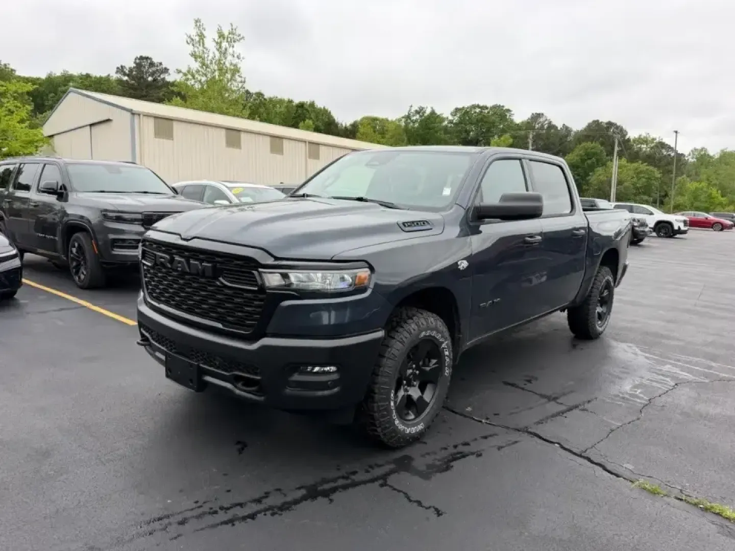 2026 /Diesel Gray/Black Cloth Ram 1500 Warlock (1C6SRFGT9TN) with an 5.7L engine, 8A transmission, located at 970 Woodlawn Dr., Farmington, MO, 63640, (573) 431-7800, 37.825642, -90.468674 - Whether you're hauling supplies to a job site off Highway 67, towing the boat for a weekend at St. Joe State Park, or simply want a confident daily driver for Missouri backroads, this 2026 Ram 1500 Express is built for real life in and around Farmington. With just 5 miles on the odometer, it deliver - Photo#6