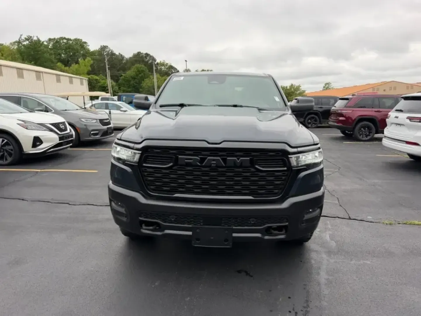 2026 /Diesel Gray/Black Cloth Ram 1500 Warlock (1C6SRFGT9TN) with an 5.7L engine, 8A transmission, located at 970 Woodlawn Dr., Farmington, MO, 63640, (573) 431-7800, 37.825642, -90.468674 - Whether you're hauling supplies to a job site off Highway 67, towing the boat for a weekend at St. Joe State Park, or simply want a confident daily driver for Missouri backroads, this 2026 Ram 1500 Express is built for real life in and around Farmington. With just 5 miles on the odometer, it deliver - Photo#7