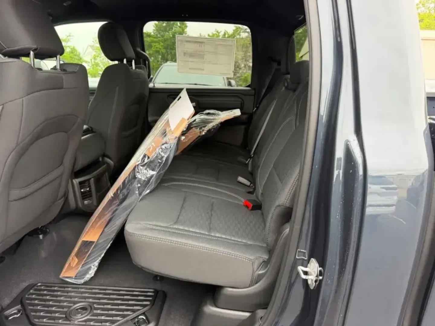 2026 /Diesel Gray/Black Cloth Ram 1500 Warlock (1C6SRFGT9TN) with an 5.7L engine, 8A transmission, located at 970 Woodlawn Dr., Farmington, MO, 63640, (573) 431-7800, 37.825642, -90.468674 - Whether you're hauling supplies to a job site off Highway 67, towing the boat for a weekend at St. Joe State Park, or simply want a confident daily driver for Missouri backroads, this 2026 Ram 1500 Express is built for real life in and around Farmington. With just 5 miles on the odometer, it deliver - Photo#8