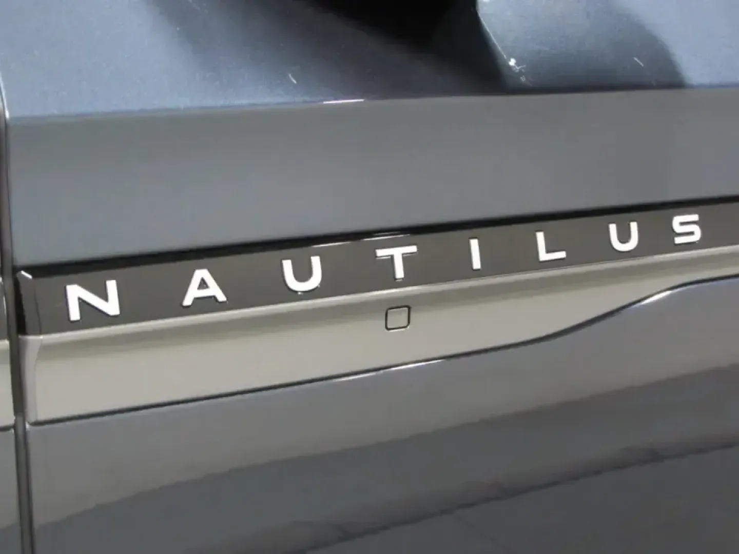 2024 /Black Onyx Lincoln Nautilus Reserve (5LMPJ8K43RJ) with an 2.0L L4 DOHC 16V HYBRID engine, 6A transmission, located at 12836 Highway 21, De Soto, MO, 63020, (636) 337-7777, 38.151867, -90.575615 - Make every day feel like a first-class getaway-whether you're commuting from De Soto to St. Louis, shuttling the kids to activities, or escaping for a weekend at Washington State Park. This 2024 Lincoln Nautilus Reserve Hybrid is the kind of SUV that fits real life: quiet, confident in all weather, - Photo#36