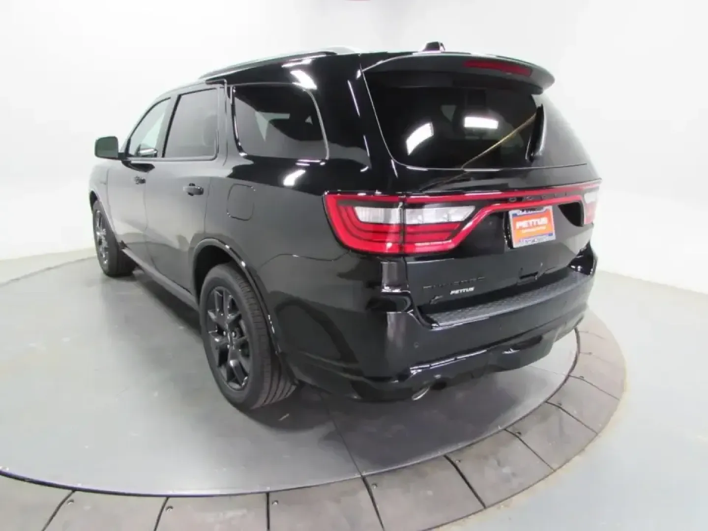2026 /Black Dodge Durango GT Plus HEMI V8 (1C4SDJCT4TC) with an 5.7L V8 OHV 16V engine, Automatic transmission, located at 12830 Highway 21, De Soto, MO, 63020, (636) 337-7777, 38.153099, -90.573624 - Pack up the crew, cue the playlist, and point your next road trip toward the rolling hills outside De Soto-this 2026 Dodge Durango R/T AWD is built for families who want real V8 muscle without giving up everyday comfort. Whether you're shuttling kids to practice, commuting up Highway 21, or planning - Photo#4