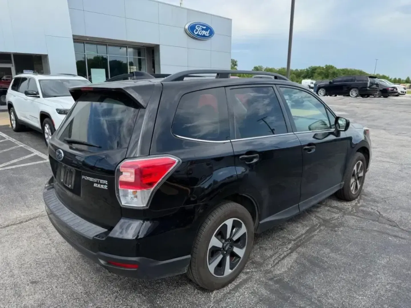2017 /Black Subaru Forester 2.5i Limited (JF2SJALC9HH) with an 2.5L H4 SOHC 16V engine, Automatic transmission, located at 12836 Highway 21, De Soto, MO, 63020, (636) 337-7777, 38.151867, -90.575615 - Whether your weekends revolve around family errands in Jefferson County, quick commutes up Missouri Hwy 21, or spontaneous road trips to enjoy the scenery near Washington State Park, this **2017 Subaru Forester Limited** is built for real life in and around **De Soto, Missouri**. With confident **Al - Photo#2