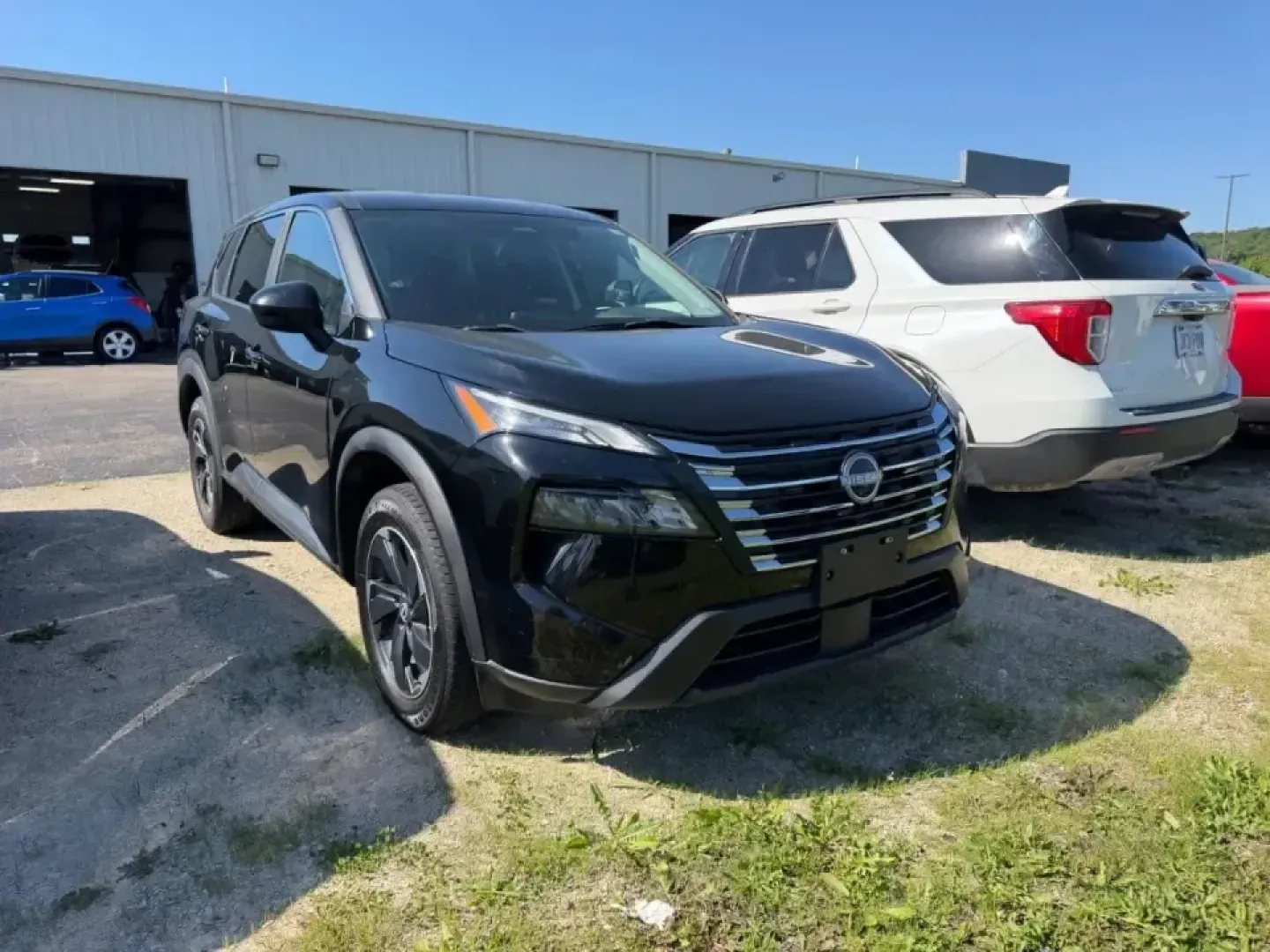 2024 Nissan Rogue SV (5N1BT3BB7RC) with an 1.5L DOHC 12-Valve 3-Cylinder DI Turbo engine, Automatic transmission, located at 141 Commercial Dr, Fredericktown, MO, 63645, (573) 783-6432, 37.570087, -90.320648 - Ready for a life that doesn't pause for weather, school drop-offs, or weekend getaways? This **2024 Nissan Rogue SV AWD** is built for real-world Missouri driving-whether you're commuting before sunrise, packing up for a day at **St. Francois State Park**, or heading out on **US-67** for a family vi - Photo#1