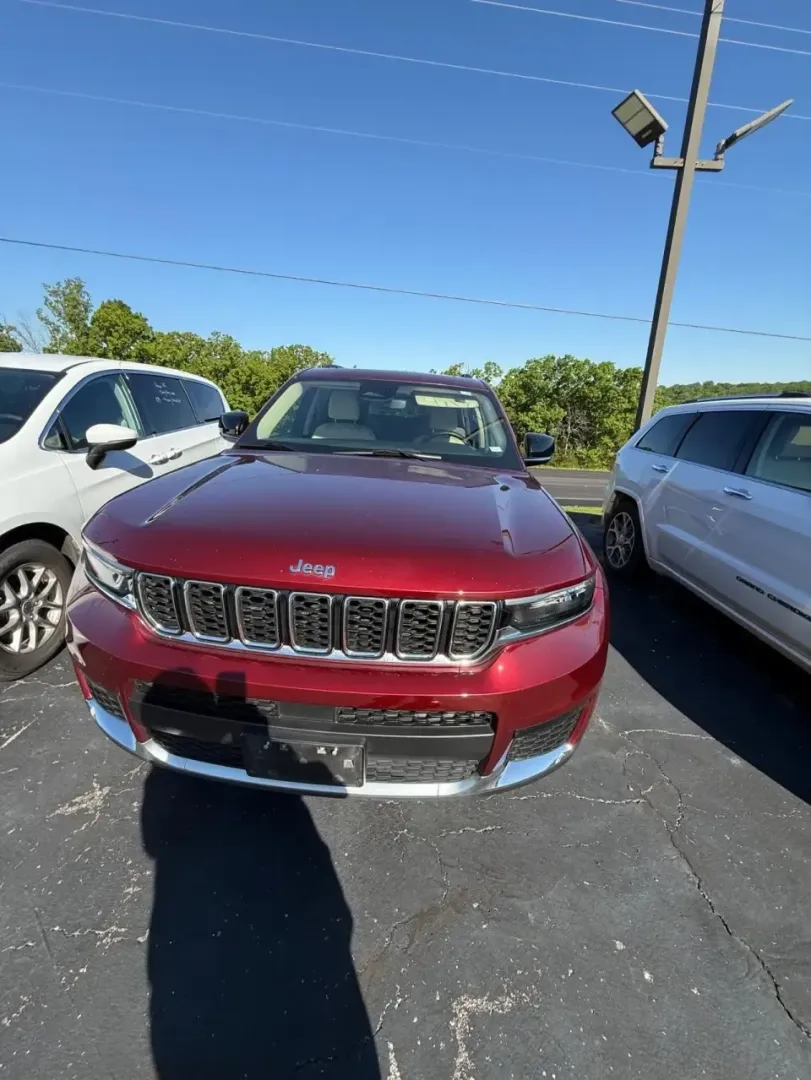 2021 /Wicker Beige/Black Jeep Grand Cherokee Limited (1C4RJKBG2M8) with an 3.6L V6 DOHC 24V engine, Automatic transmission, located at 12830 Highway 21, De Soto, MO, 63020, (636) 337-7777, 38.153099, -90.573624 - Weekend lake days at Washington State Park, winter-weather commutes up Highway 21, or family road trips that start in De Soto and stretch all the way past St. Louis-this 2021 Jeep Grand Cherokee Limited is built for real-life Missouri driving. With confident Four Wheel Drive, a smooth automatic tran - Photo#1