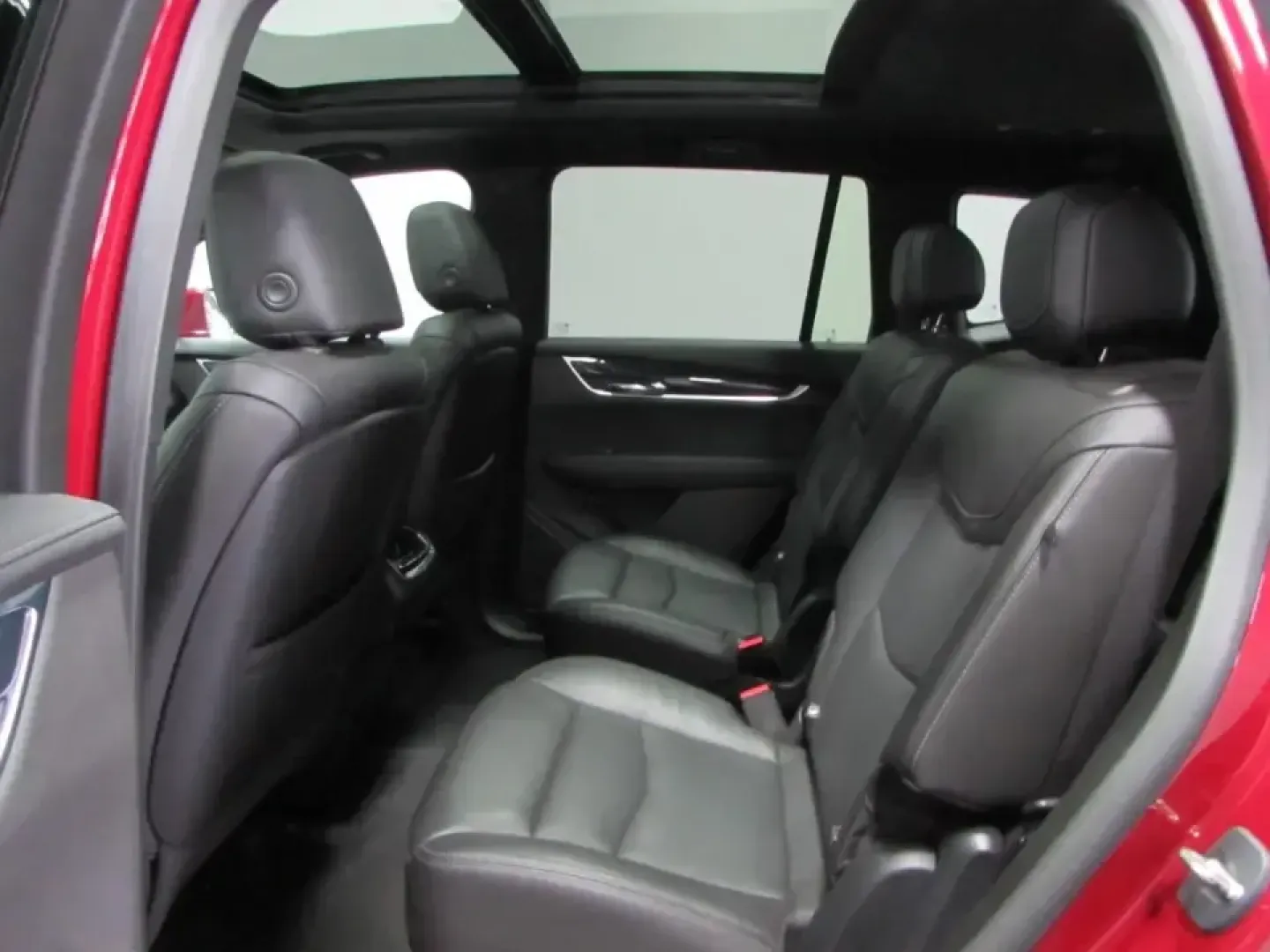 2020 /Black Cadillac XT6 Premium Luxury (1GYKPCRS4LZ) with an 3.6L V6 DOHC 24V engine, Automatic transmission, located at 12830 Highway 21, De Soto, MO, 63020, (636) 337-7777, 38.153099, -90.573624 - Road-trip ready comfort with third-row flexibility-this 2020 Cadillac XT6 Premium Luxury is built for families, busy professionals, and anyone who wants a refined SUV that can handle weekday carpools and weekend getaways with equal ease. Picture loading up for a day at Washington State Park, catchin - Photo#14