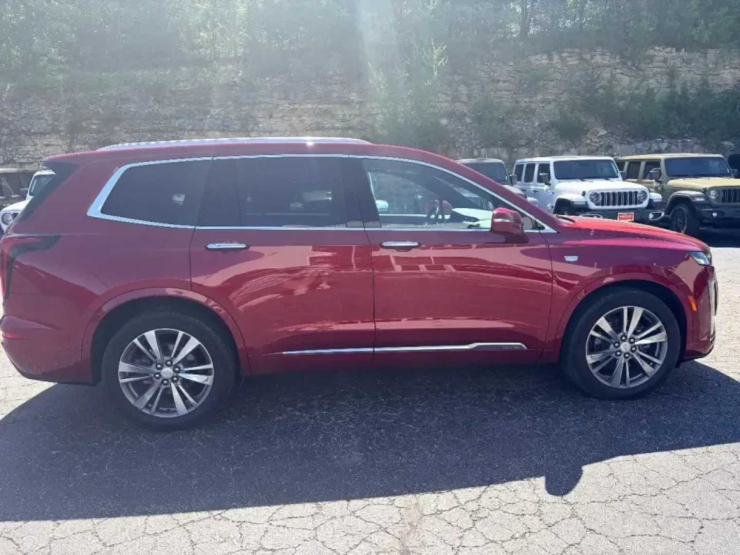 2020 /Black Cadillac XT6 Premium Luxury (1GYKPCRS4LZ) with an 3.6L V6 DOHC 24V engine, 9A transmission, located at 12830 Highway 21, De Soto, MO, 63020, (636) 337-7777, 38.153099, -90.573624 - Road-trip ready comfort with third-row flexibility-this 2020 Cadillac XT6 Premium Luxury is built for families, busy professionals, and anyone who wants a refined SUV that can handle weekday carpools and weekend getaways with equal ease. Picture loading up for a day at Washington State Park, catchin - Photo#3
