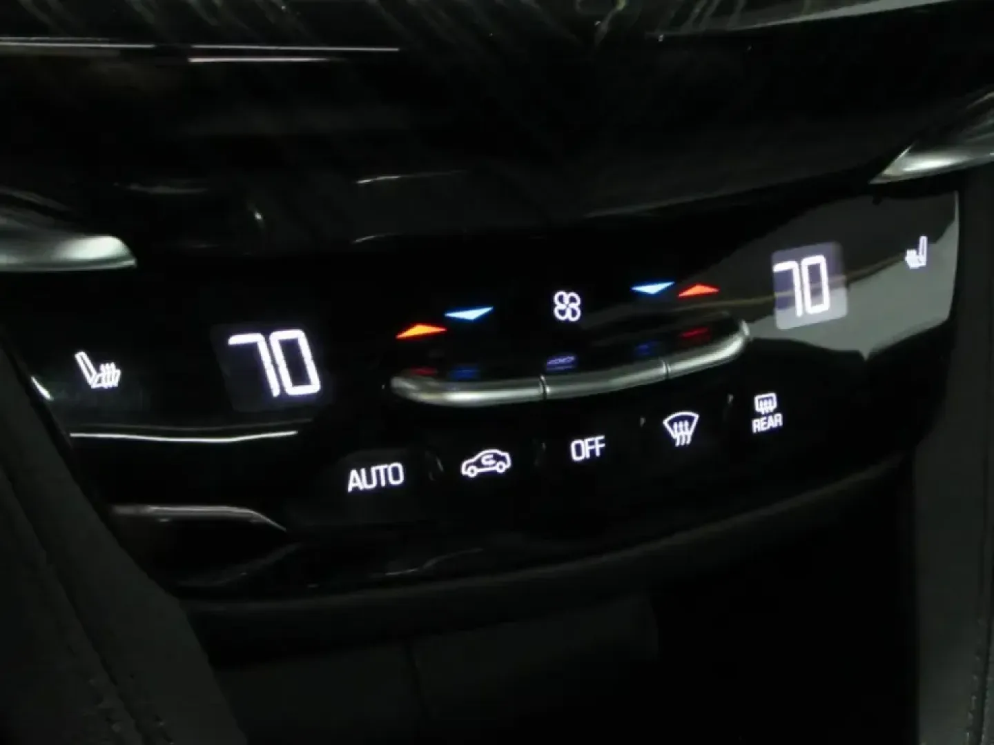 2020 /Black Cadillac XT6 Premium Luxury (1GYKPCRS4LZ) with an 3.6L V6 DOHC 24V engine, Automatic transmission, located at 12830 Highway 21, De Soto, MO, 63020, (636) 337-7777, 38.153099, -90.573624 - Road-trip ready comfort with third-row flexibility-this 2020 Cadillac XT6 Premium Luxury is built for families, busy professionals, and anyone who wants a refined SUV that can handle weekday carpools and weekend getaways with equal ease. Picture loading up for a day at Washington State Park, catchin - Photo#30