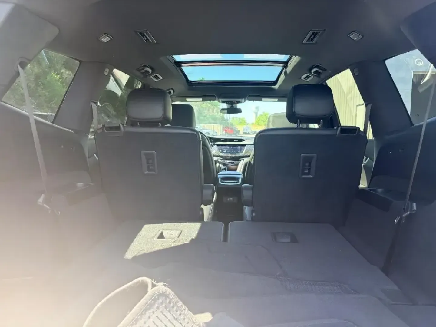 2020 /Black Cadillac XT6 Premium Luxury (1GYKPCRS4LZ) with an 3.6L V6 DOHC 24V engine, 9A transmission, located at 12830 Highway 21, De Soto, MO, 63020, (636) 337-7777, 38.153099, -90.573624 - Road-trip ready comfort with third-row flexibility-this 2020 Cadillac XT6 Premium Luxury is built for families, busy professionals, and anyone who wants a refined SUV that can handle weekday carpools and weekend getaways with equal ease. Picture loading up for a day at Washington State Park, catchin - Photo#7