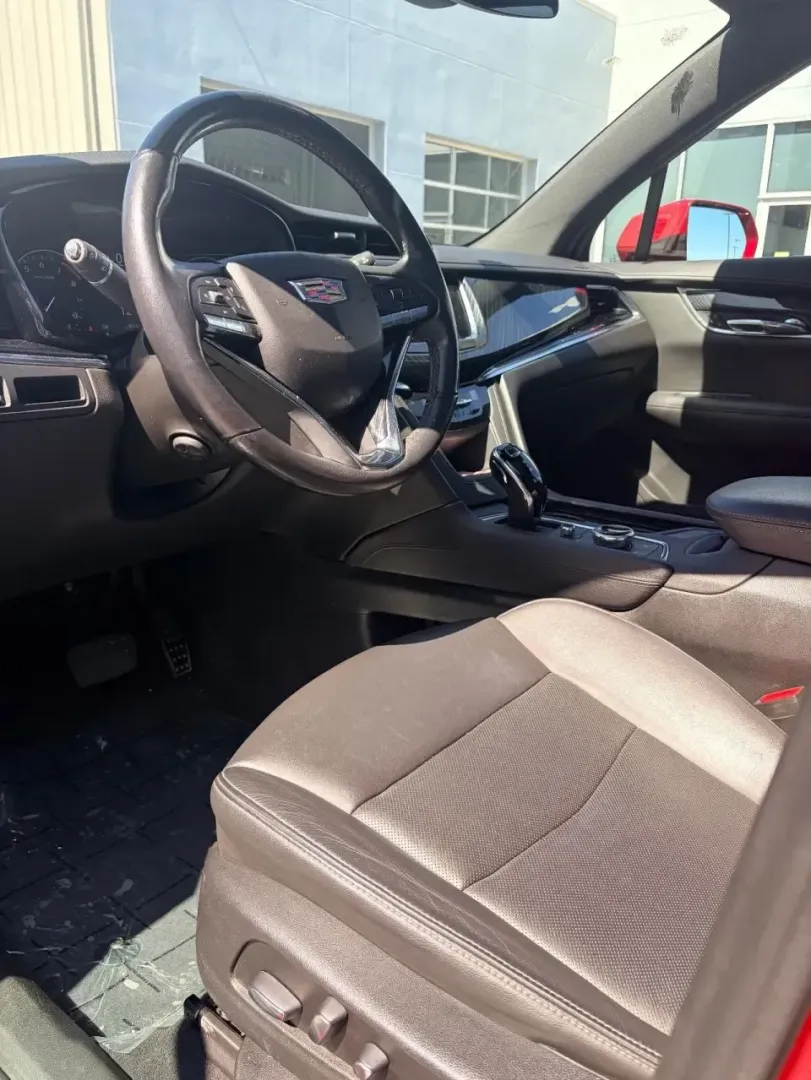 2020 /Black Cadillac XT6 Premium Luxury (1GYKPCRS4LZ) with an 3.6L V6 DOHC 24V engine, 9A transmission, located at 12830 Highway 21, De Soto, MO, 63020, (636) 337-7777, 38.153099, -90.573624 - Road-trip ready comfort with third-row flexibility-this 2020 Cadillac XT6 Premium Luxury is built for families, busy professionals, and anyone who wants a refined SUV that can handle weekday carpools and weekend getaways with equal ease. Picture loading up for a day at Washington State Park, catchin - Photo#8