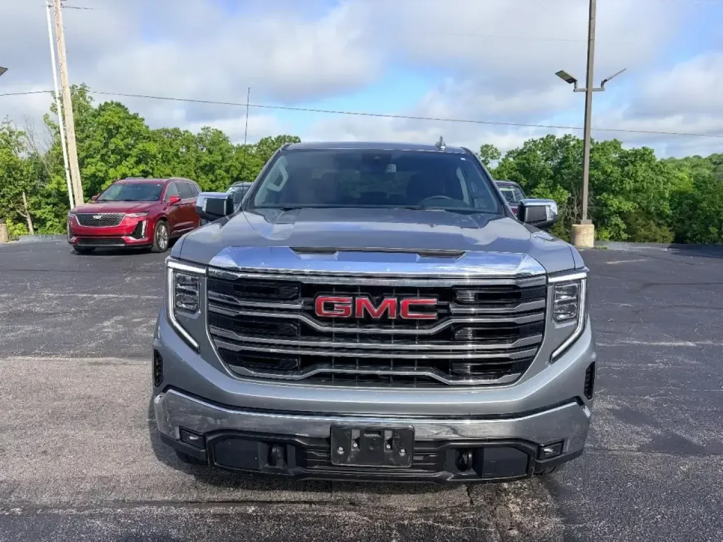 2025 /Black GMC Sierra 1500 SLT (3GTUUDED5SG) with an 5.3L V8 OHV 16V engine, 6A transmission, located at 12830 Highway 21, De Soto, MO, 63020, (636) 337-7777, 38.153099, -90.573624 - Weekend projects, lake days, and long highway runs through Jefferson County feel a whole lot easier when you're driving a truck that can do it all. This **2025 GMC Sierra 1500 SLT 4WD** is built for the De Soto lifestyle-whether you're hauling supplies to a job site, loading up for a family road tri - Photo#5