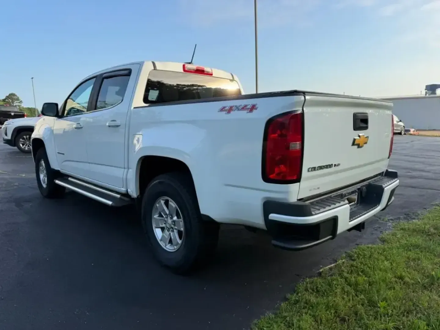 2017 /Jet Black/Dark Ash Cloth Chevrolet Colorado Work Truck (1GCGTBEN9H1) with an 3.6L DI DOHC V6 VVT engine, Automatic transmission, located at 970 Woodlawn Dr., Farmington, MO, 63640, (573) 431-7800, 37.825642, -90.468674 - Weekday commute, weekend projects, and spur-of-the-moment getaways to the Ozarks all call for a truck that's easy to live with and ready to work. This **2017 Chevrolet Colorado Work Truck 4WD** blends practical size with real capability, making it a smart pick for contractors, outdoor enthusiasts, a - Photo#2
