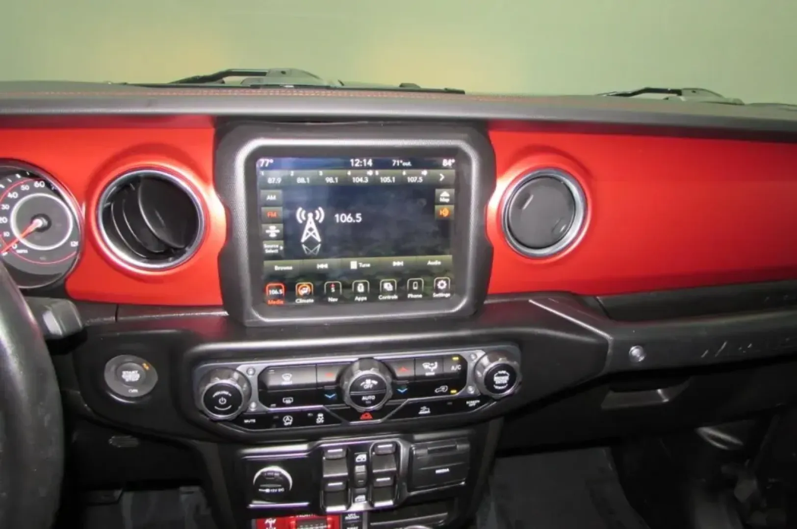 2021 /Black Leather Jeep Wrangler Unlimited Rubicon (1C4HJXFNXMW) with an Other engine, located at 12830 Highway 21, De Soto, MO, 63020, (636) 337-7777, 38.153099, -90.573624 - **Adventure Awaits with the 2021 Jeep Wrangler Unlimited Rubicon at Pettus CDJR DeSoto!** <br /> <br /> If you're looking for a vehicle that perfectly complements your adventurous lifestyle, look no further than this stunning 2021 Jeep Wrangler Unlimited Rubicon. Whether you're navigating the rugged - Photo#20