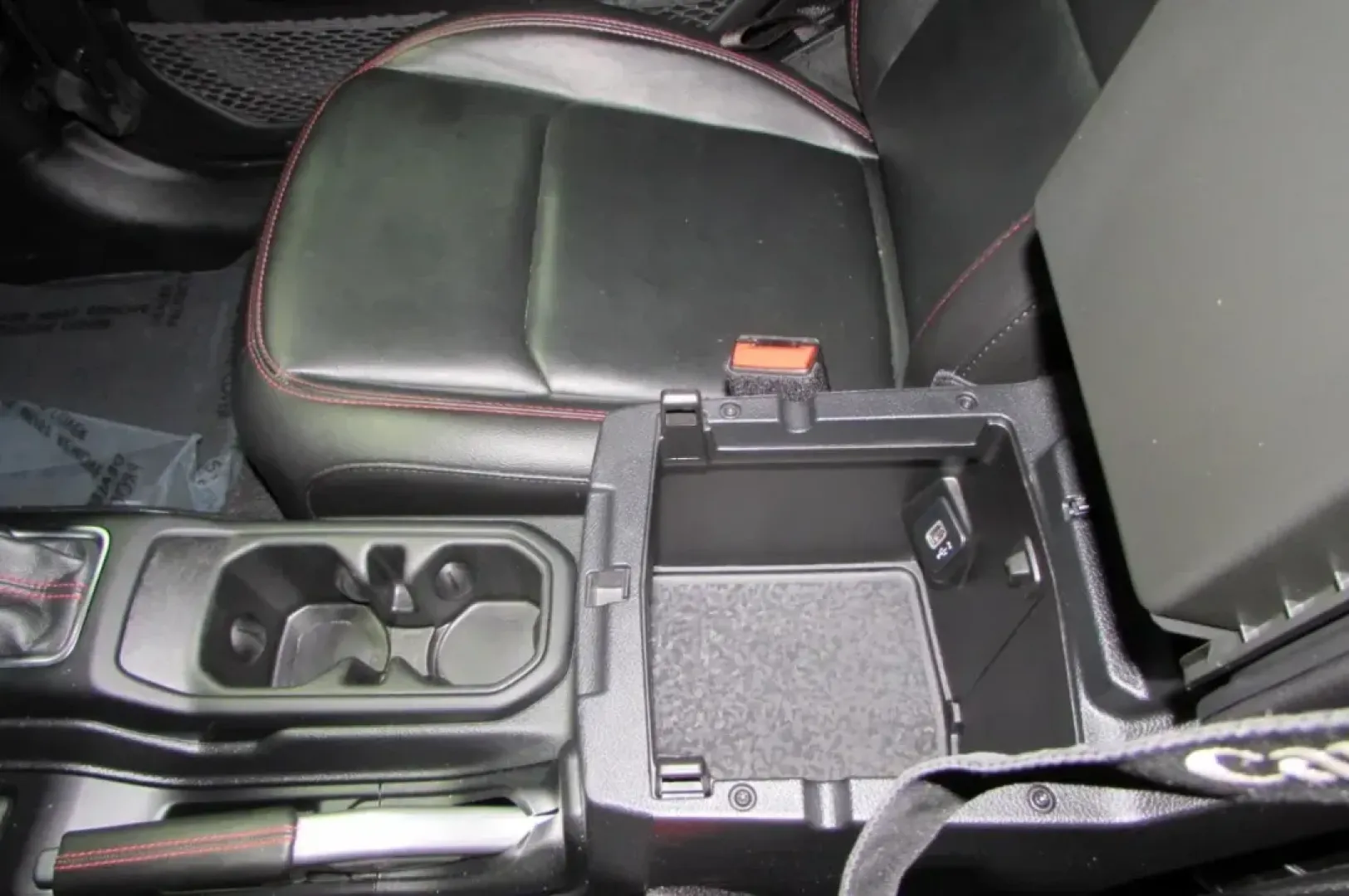 2021 /Black Leather Jeep Wrangler Unlimited Rubicon (1C4HJXFNXMW) with an Other engine, located at 12830 Highway 21, De Soto, MO, 63020, (636) 337-7777, 38.153099, -90.573624 - **Adventure Awaits with the 2021 Jeep Wrangler Unlimited Rubicon at Pettus CDJR DeSoto!** <br /> <br /> If you're looking for a vehicle that perfectly complements your adventurous lifestyle, look no further than this stunning 2021 Jeep Wrangler Unlimited Rubicon. Whether you're navigating the rugged - Photo#23