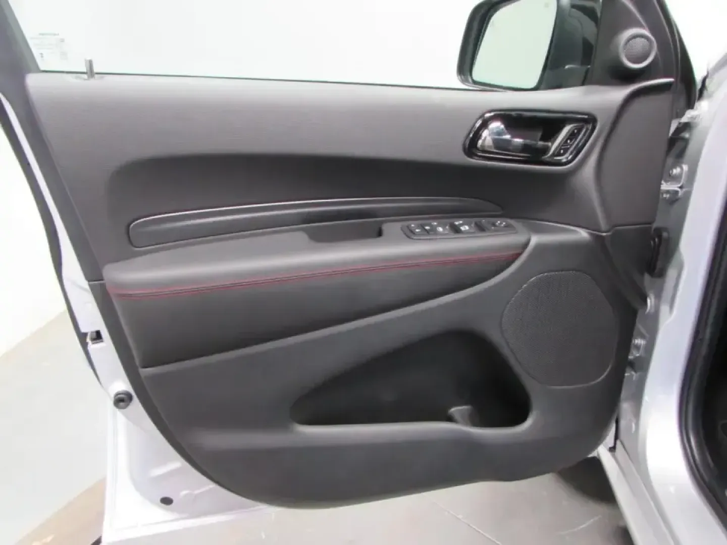2026 /Black Dodge Durango GT Plus HEMI V8 (1C4SDJCTXTC) with an 5.7L V8 OHV 16V engine, Automatic transmission, located at 12830 Highway 21, De Soto, MO, 63020, (636) 337-7777, 38.153099, -90.573624 - Road-trip weekends to the Ozarks, confident winter commuting on Highway 21, or hauling the whole crew to ballgames and festivals around Jefferson County-this 2026 Dodge Durango GT Plus HEMI V8 is built for a busy life that doesn't slow down. With only 5 miles on the odometer, it delivers that fresh, - Photo#11