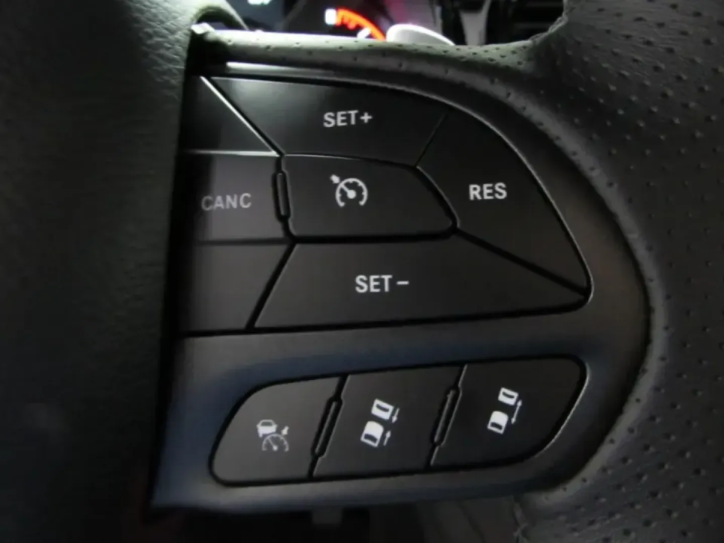 2026 /Black Dodge Durango GT Plus HEMI V8 (1C4SDJCTXTC) with an 5.7L V8 OHV 16V engine, Automatic transmission, located at 12830 Highway 21, De Soto, MO, 63020, (636) 337-7777, 38.153099, -90.573624 - Road-trip weekends to the Ozarks, confident winter commuting on Highway 21, or hauling the whole crew to ballgames and festivals around Jefferson County-this 2026 Dodge Durango GT Plus HEMI V8 is built for a busy life that doesn't slow down. With only 5 miles on the odometer, it delivers that fresh, - Photo#27