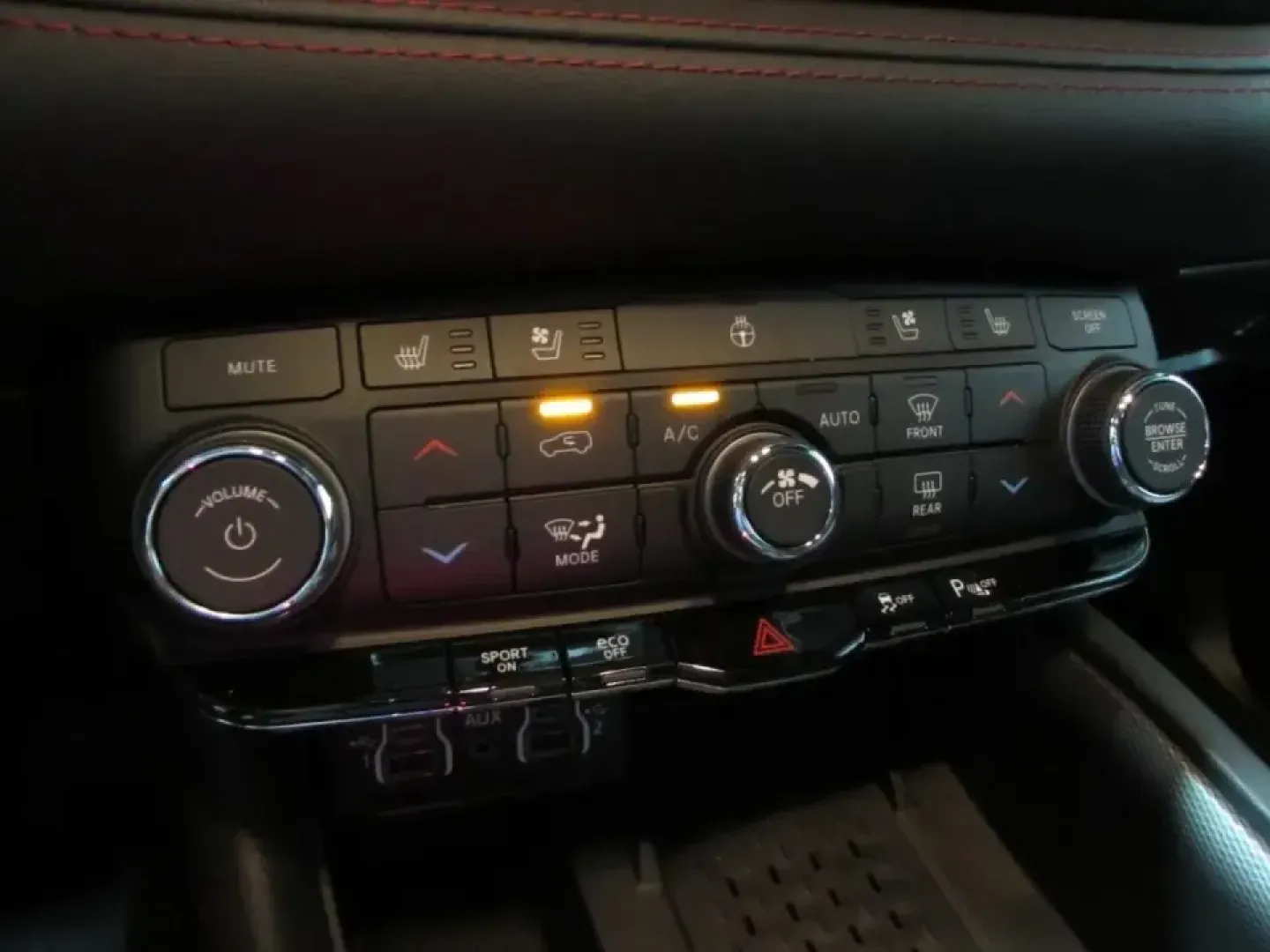 2026 /Black Dodge Durango GT Plus HEMI V8 (1C4SDJCTXTC) with an 5.7L V8 OHV 16V engine, Automatic transmission, located at 12830 Highway 21, De Soto, MO, 63020, (636) 337-7777, 38.153099, -90.573624 - Road-trip weekends to the Ozarks, confident winter commuting on Highway 21, or hauling the whole crew to ballgames and festivals around Jefferson County-this 2026 Dodge Durango GT Plus HEMI V8 is built for a busy life that doesn't slow down. With only 5 miles on the odometer, it delivers that fresh, - Photo#31