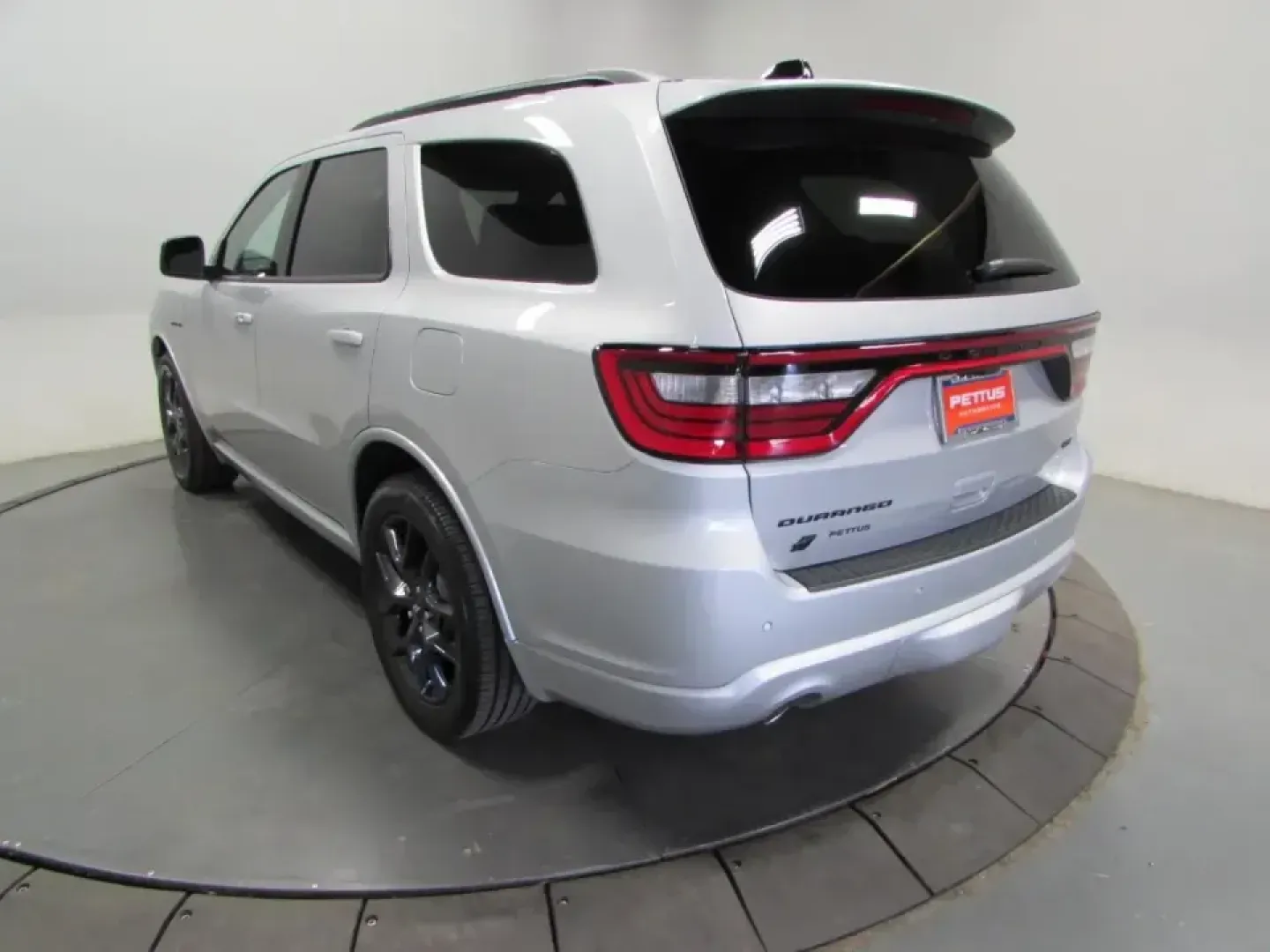 2026 /Black Dodge Durango GT Plus HEMI V8 (1C4SDJCTXTC) with an 5.7L V8 OHV 16V engine, Automatic transmission, located at 12830 Highway 21, De Soto, MO, 63020, (636) 337-7777, 38.153099, -90.573624 - Road-trip weekends to the Ozarks, confident winter commuting on Highway 21, or hauling the whole crew to ballgames and festivals around Jefferson County-this 2026 Dodge Durango GT Plus HEMI V8 is built for a busy life that doesn't slow down. With only 5 miles on the odometer, it delivers that fresh, - Photo#4