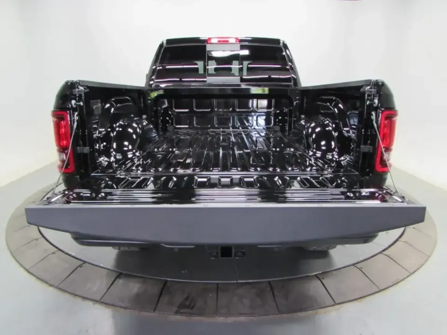 2026 /Black Ram 2500 Tradesman (3C6UR5CJ9TG) with an 6.4L V8 engine, 6A transmission, located at 12830 Highway 21, De Soto, MO, 63020, (636) 337-7777, 38.153099, -90.573624 - Built for early-morning job sites, long hauls down Highway 21, and weekend towing runs out toward the Ozarks, this 2026 Ram 2500 Tradesman is the kind of heavy-duty truck that fits real Missouri life. If you want a hardworking pickup with modern safety and a bold look for everything from commuting b - Photo#10