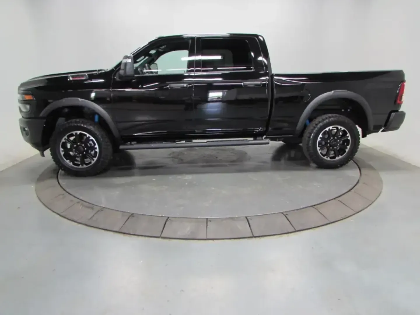 2026 /Black Ram 2500 Tradesman (3C6UR5CJ9TG) with an 6.4L V8 engine, 6A transmission, located at 12830 Highway 21, De Soto, MO, 63020, (636) 337-7777, 38.153099, -90.573624 - Built for early-morning job sites, long hauls down Highway 21, and weekend towing runs out toward the Ozarks, this 2026 Ram 2500 Tradesman is the kind of heavy-duty truck that fits real Missouri life. If you want a hardworking pickup with modern safety and a bold look for everything from commuting b - Photo#3