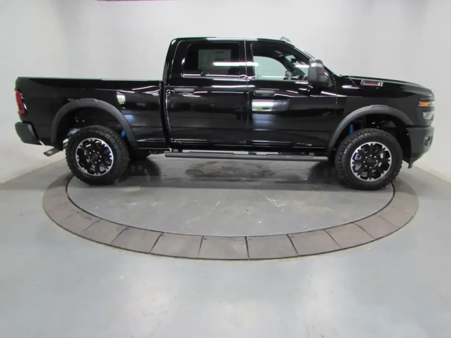 2026 /Black Ram 2500 Tradesman (3C6UR5CJ9TG) with an 6.4L V8 engine, 6A transmission, located at 12830 Highway 21, De Soto, MO, 63020, (636) 337-7777, 38.153099, -90.573624 - Built for early-morning job sites, long hauls down Highway 21, and weekend towing runs out toward the Ozarks, this 2026 Ram 2500 Tradesman is the kind of heavy-duty truck that fits real Missouri life. If you want a hardworking pickup with modern safety and a bold look for everything from commuting b - Photo#7