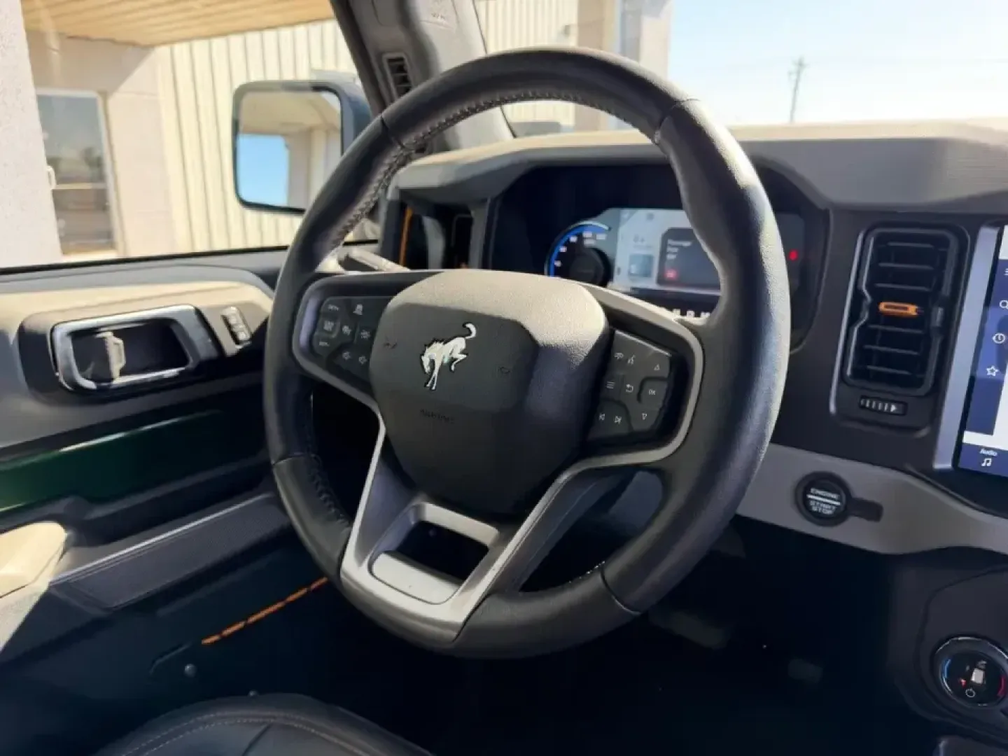 2022 /Black Onyx Leather Ford Bronco Badlands (1FMDE5CP9NL) with an 2.7L V6 engine, 7M transmission, located at 141 Commercial Dr, Fredericktown, MO, 63645, (573) 783-6432, 37.570087, -90.320648 - Ready for weekend trail runs through the St. Francois Mountains, a scenic cruise to Elephant Rocks State Park, or a confident daily drive down US-67? This 2022 Ford Bronco Badlands is built for Missouri life where the route can change from smooth pavement to gravel in a heartbeat. With a rugged SUV - Photo#10