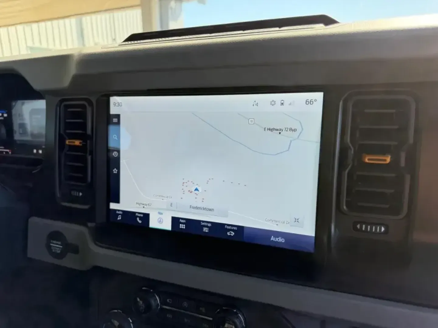 2022 /Black Onyx Leather Ford Bronco Badlands (1FMDE5CP9NL) with an 2.7L V6 engine, 7M transmission, located at 141 Commercial Dr, Fredericktown, MO, 63645, (573) 783-6432, 37.570087, -90.320648 - Ready for weekend trail runs through the St. Francois Mountains, a scenic cruise to Elephant Rocks State Park, or a confident daily drive down US-67? This 2022 Ford Bronco Badlands is built for Missouri life where the route can change from smooth pavement to gravel in a heartbeat. With a rugged SUV - Photo#13