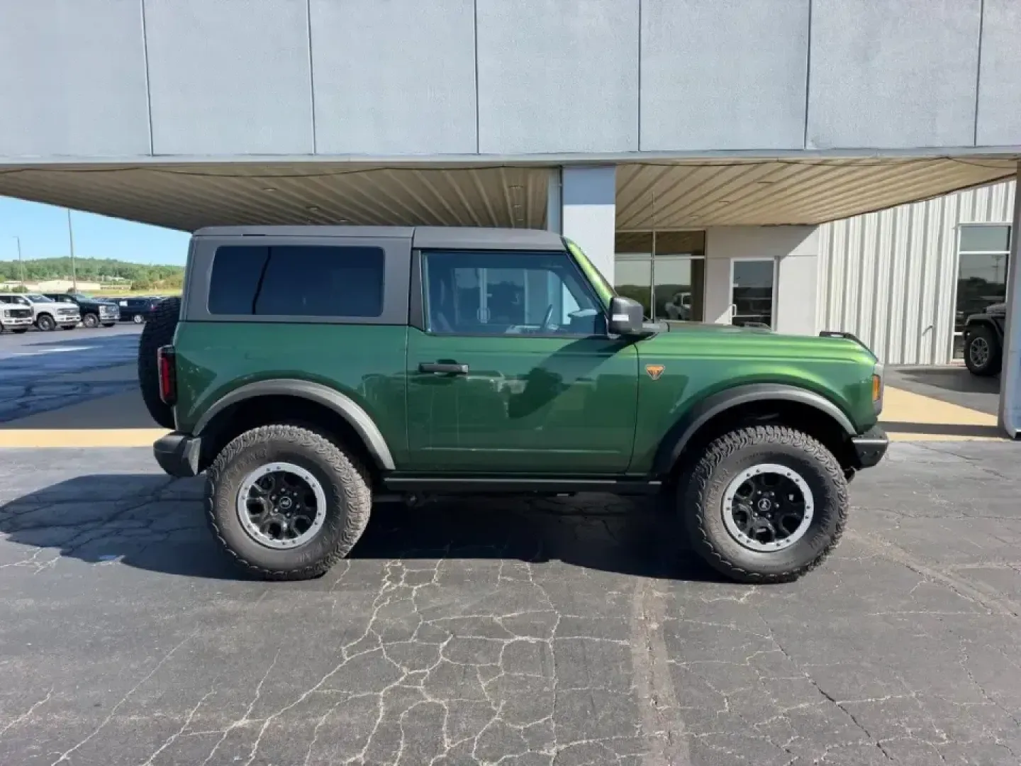 2022 /Black Onyx Leather Ford Bronco Badlands (1FMDE5CP9NL) with an 2.7L V6 engine, 7M transmission, located at 141 Commercial Dr, Fredericktown, MO, 63645, (573) 783-6432, 37.570087, -90.320648 - Ready for weekend trail runs through the St. Francois Mountains, a scenic cruise to Elephant Rocks State Park, or a confident daily drive down US-67? This 2022 Ford Bronco Badlands is built for Missouri life where the route can change from smooth pavement to gravel in a heartbeat. With a rugged SUV - Photo#1