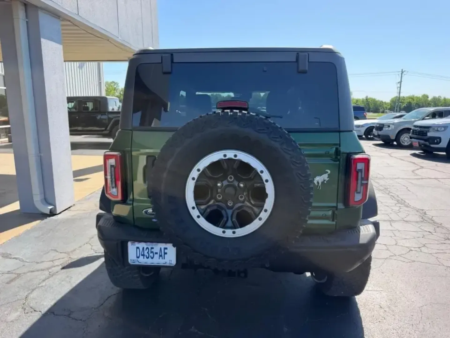 2022 /Black Onyx Leather Ford Bronco Badlands (1FMDE5CP9NL) with an 2.7L V6 engine, 7M transmission, located at 141 Commercial Dr, Fredericktown, MO, 63645, (573) 783-6432, 37.570087, -90.320648 - Ready for weekend trail runs through the St. Francois Mountains, a scenic cruise to Elephant Rocks State Park, or a confident daily drive down US-67? This 2022 Ford Bronco Badlands is built for Missouri life where the route can change from smooth pavement to gravel in a heartbeat. With a rugged SUV - Photo#3