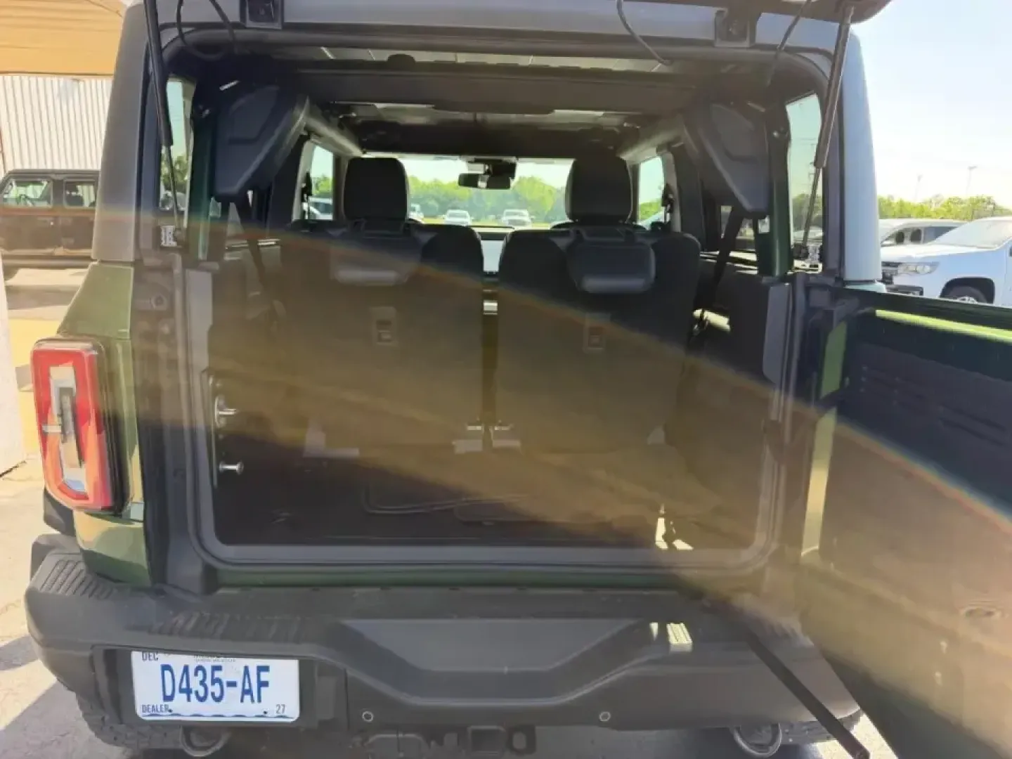 2022 /Black Onyx Leather Ford Bronco Badlands (1FMDE5CP9NL) with an 2.7L V6 engine, 7M transmission, located at 141 Commercial Dr, Fredericktown, MO, 63645, (573) 783-6432, 37.570087, -90.320648 - Ready for weekend trail runs through the St. Francois Mountains, a scenic cruise to Elephant Rocks State Park, or a confident daily drive down US-67? This 2022 Ford Bronco Badlands is built for Missouri life where the route can change from smooth pavement to gravel in a heartbeat. With a rugged SUV - Photo#4