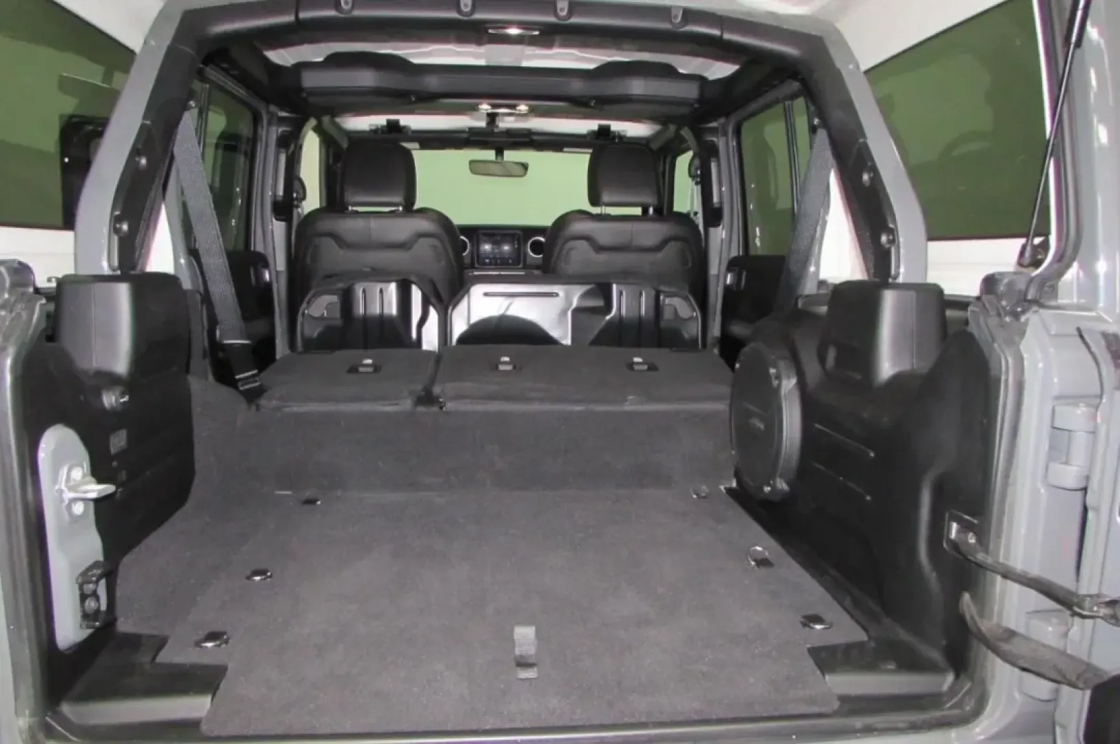 2021 /Black Leather Jeep Wrangler Unlimited Rubicon 4xe (1C4JJXR61MW) with an Other engine, Automatic transmission, located at 12830 Highway 21, De Soto, MO, 63020, (636) 337-7777, 38.153099, -90.573624 - **Adventure Awaits: Discover the 2021 Jeep Wrangler Unlimited Rubicon 4xe at Pettus CDJR DeSoto!**<br /> <br /> Are you ready to elevate your outdoor adventures or simply need a reliable SUV for your daily commute? Look no further! At Pettus CDJR DeSoto, located at 12830 Highway 21 in De Soto, MO, w - Photo#30