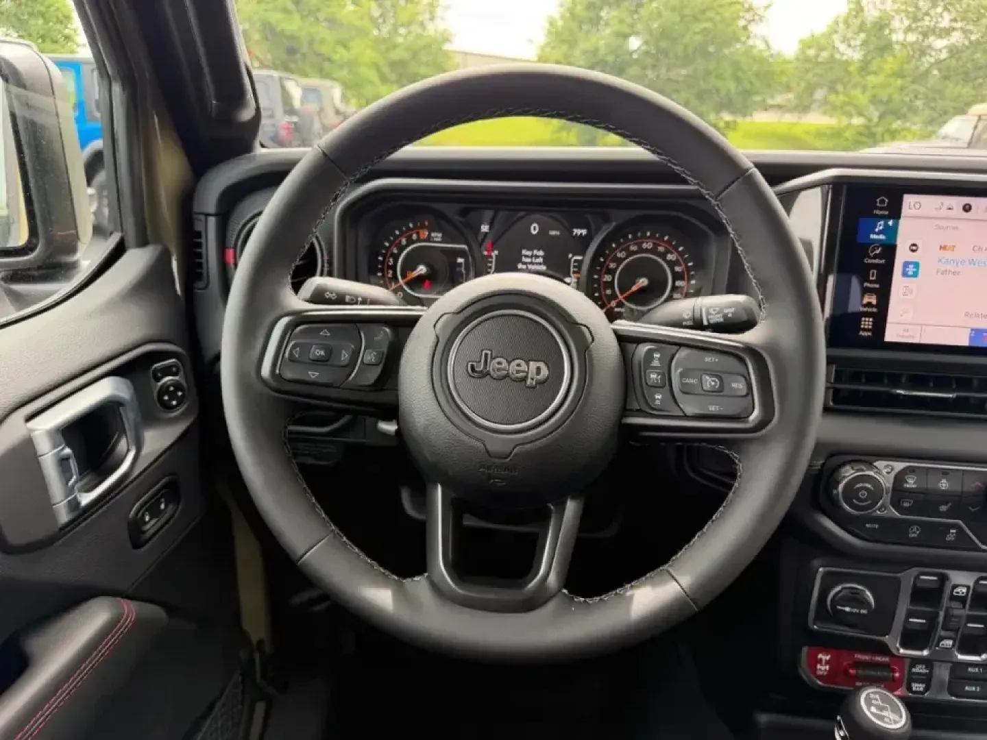 2026 /Black Leather Jeep Gladiator Rubicon (1C6RJTBG1TL) with an 3.6L V6 engine, 6M transmission, located at 970 Woodlawn Dr., Farmington, MO, 63640, (573) 431-7800, 37.825642, -90.468674 - Weekend trail runs at St. Joe State Park, a kayak launch at Farmington Lake, or a workweek that demands a truck that can handle gravel roads and highway miles-this 2026 Jeep Gladiator Rubicon is built for the kind of Missouri lifestyle that doesn't stay parked. With only 5 miles on the odometer, it - Photo#10