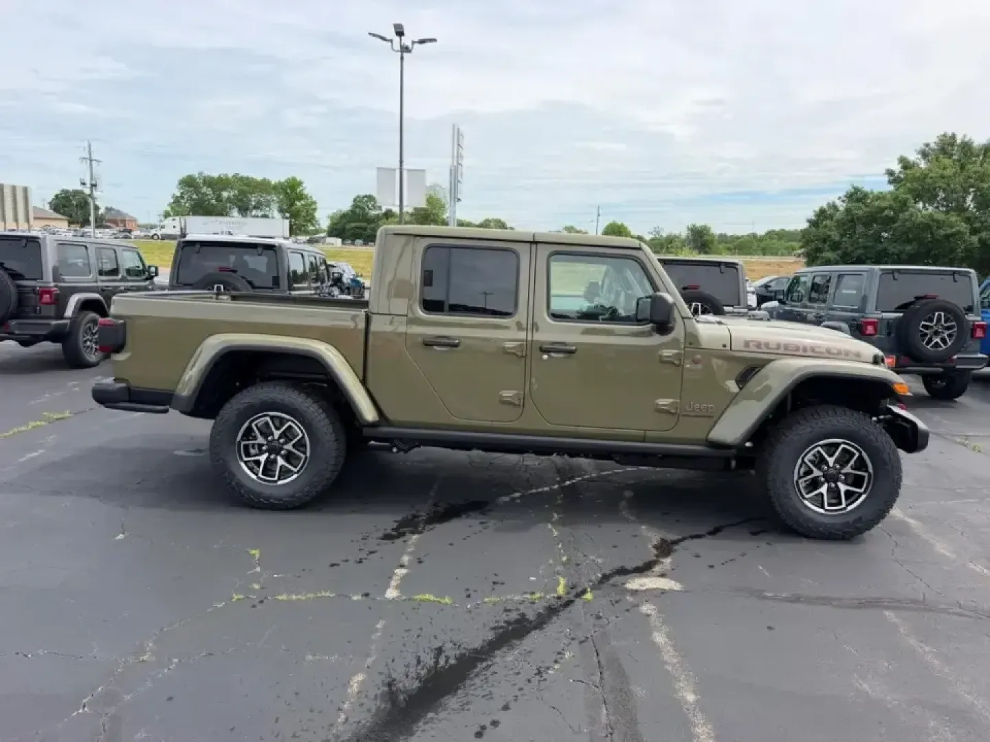 2026 /Black Leather Jeep Gladiator Rubicon (1C6RJTBG1TL) with an 3.6L V6 engine, 6M transmission, located at 970 Woodlawn Dr., Farmington, MO, 63640, (573) 431-7800, 37.825642, -90.468674 - Weekend trail runs at St. Joe State Park, a kayak launch at Farmington Lake, or a workweek that demands a truck that can handle gravel roads and highway miles-this 2026 Jeep Gladiator Rubicon is built for the kind of Missouri lifestyle that doesn't stay parked. With only 5 miles on the odometer, it - Photo#1