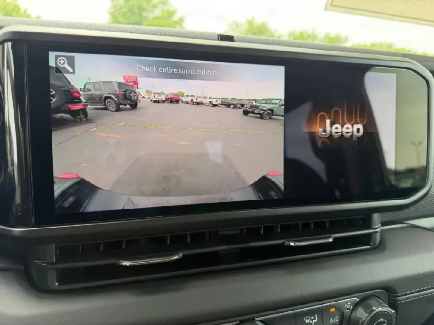 2026 /Black Leather Jeep Gladiator Rubicon (1C6RJTBG1TL) with an 3.6L V6 engine, 6M transmission, located at 970 Woodlawn Dr., Farmington, MO, 63640, (573) 431-7800, 37.825642, -90.468674 - Weekend trail runs at St. Joe State Park, a kayak launch at Farmington Lake, or a workweek that demands a truck that can handle gravel roads and highway miles-this 2026 Jeep Gladiator Rubicon is built for the kind of Missouri lifestyle that doesn't stay parked. With only 5 miles on the odometer, it - Photo#20