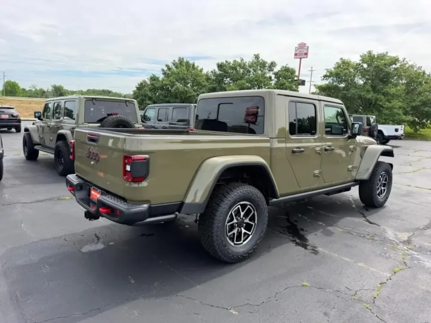 2026 /Black Leather Jeep Gladiator Rubicon (1C6RJTBG1TL) with an 3.6L V6 engine, 6M transmission, located at 970 Woodlawn Dr., Farmington, MO, 63640, (573) 431-7800, 37.825642, -90.468674 - Weekend trail runs at St. Joe State Park, a kayak launch at Farmington Lake, or a workweek that demands a truck that can handle gravel roads and highway miles-this 2026 Jeep Gladiator Rubicon is built for the kind of Missouri lifestyle that doesn't stay parked. With only 5 miles on the odometer, it - Photo#2
