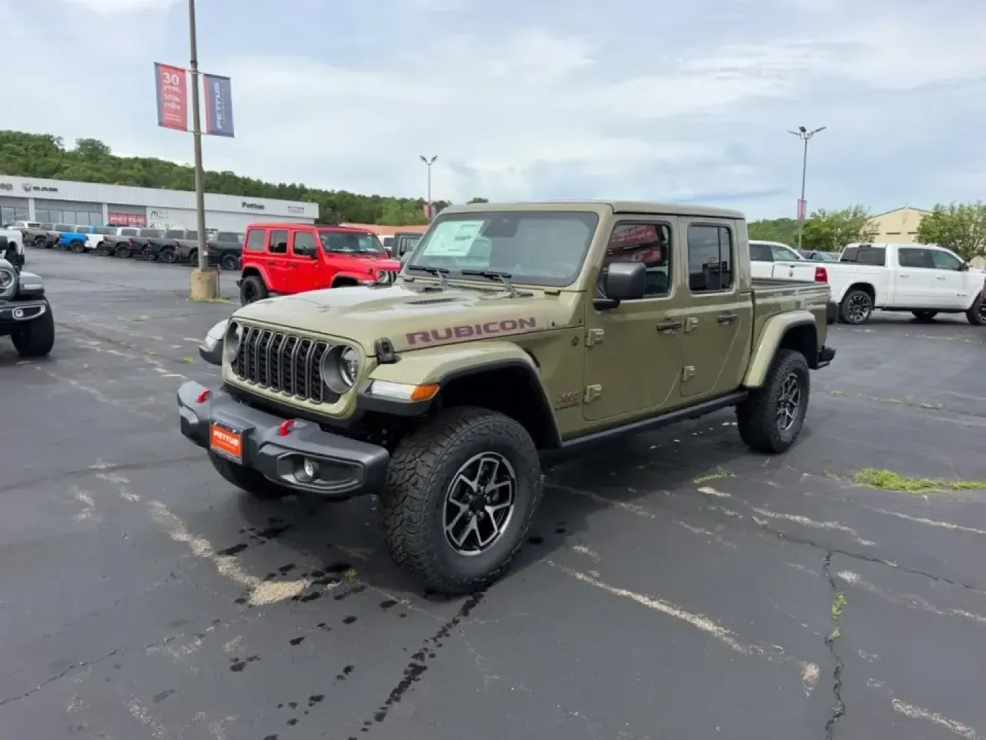 2026 /Black Leather Jeep Gladiator Rubicon (1C6RJTBG1TL) with an 3.6L V6 engine, 6M transmission, located at 970 Woodlawn Dr., Farmington, MO, 63640, (573) 431-7800, 37.825642, -90.468674 - Weekend trail runs at St. Joe State Park, a kayak launch at Farmington Lake, or a workweek that demands a truck that can handle gravel roads and highway miles-this 2026 Jeep Gladiator Rubicon is built for the kind of Missouri lifestyle that doesn't stay parked. With only 5 miles on the odometer, it - Photo#6