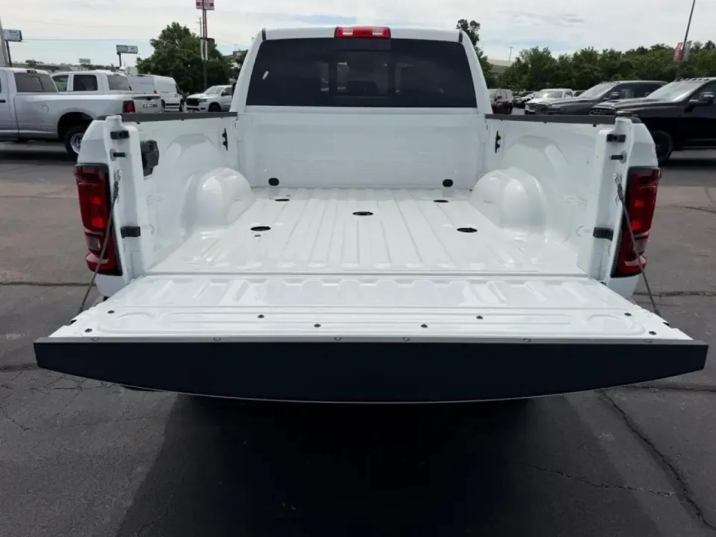 2026 /Diesel Gray/Black Vinyl Ram 2500 Tradesman (3C63R5CL8TG) with an Straight 6 Turbocharged Diesel engine, 6A transmission, located at 970 Woodlawn Dr., Farmington, MO, 63640, (573) 431-7800, 37.825642, -90.468674 - Built for big workdays and bigger weekends, this 2026 Ram 2500 Tradesman is the kind of truck that fits real Missouri life-towing a trailer out past St. Joe State Park, hauling supplies for a jobsite near Karsch Boulevard, or loading up for a long road trip down US-67. With just 25 miles, it deliver - Photo#4