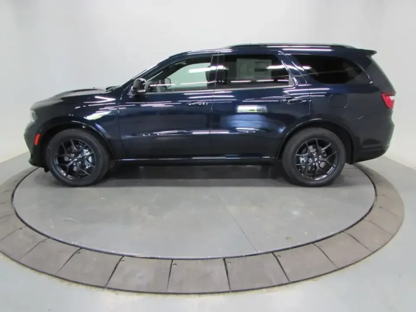 2026 /Black Dodge Durango GT Premium HEMI V8 (1C4SDJCT5TC) with an 5.7L V8 OHV 16V engine, Automatic transmission, located at 12830 Highway 21, De Soto, MO, 63020, (636) 337-7777, 38.153099, -90.573624 - Make every day feel like a weekend escape-whether you're shuttling the family to practice, cruising I55 for a long commute, or packing up for a road trip through the Ozarks. This 2026 Dodge Durango GT Premium HEMI V8 brings the muscle-car spirit to a practical SUV shape, giving you the confidence of - Photo#3