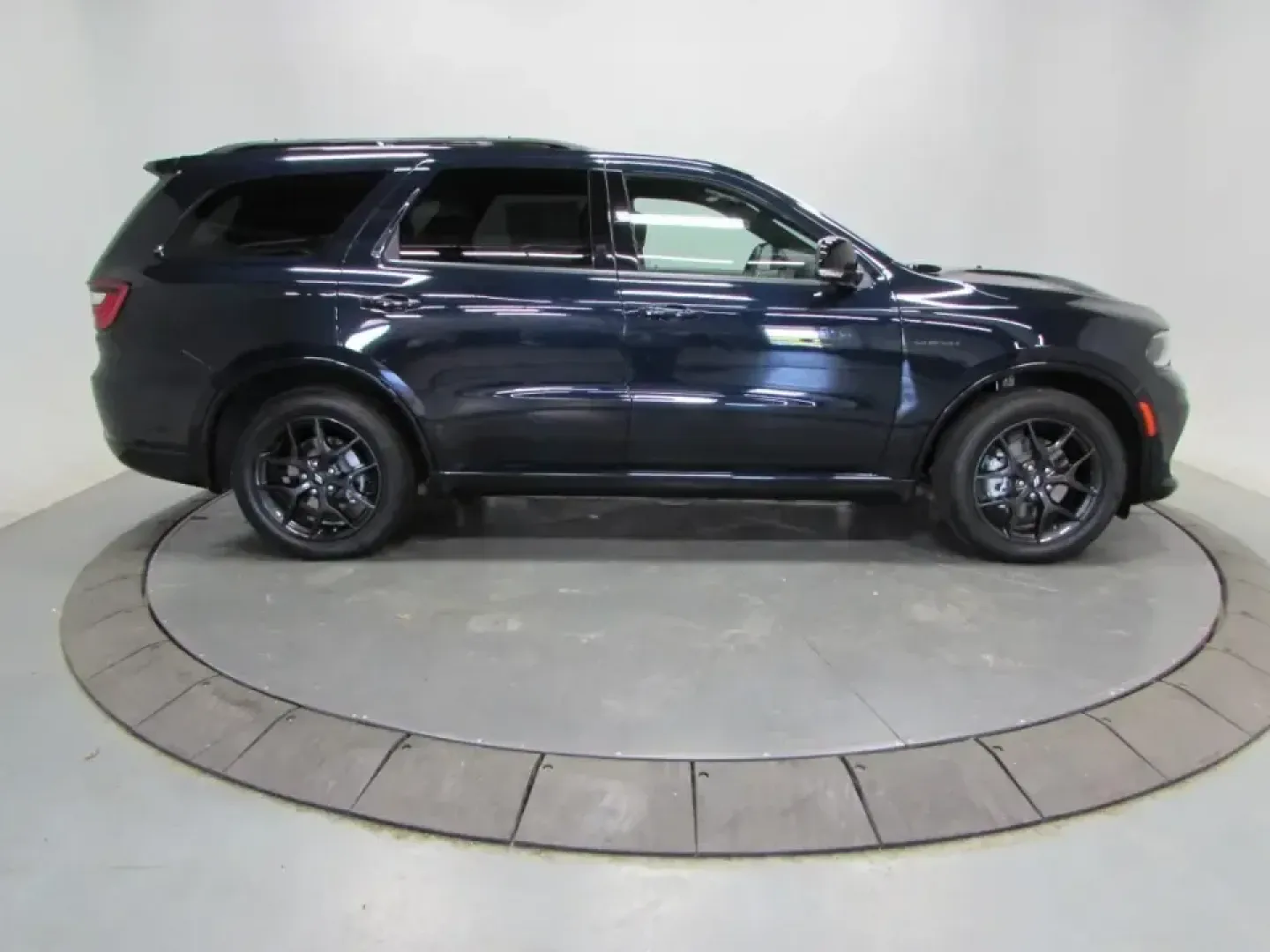 2026 /Black Dodge Durango GT Premium HEMI V8 (1C4SDJCT5TC) with an 5.7L V8 OHV 16V engine, Automatic transmission, located at 12830 Highway 21, De Soto, MO, 63020, (636) 337-7777, 38.153099, -90.573624 - Make every day feel like a weekend escape-whether you're shuttling the family to practice, cruising I55 for a long commute, or packing up for a road trip through the Ozarks. This 2026 Dodge Durango GT Premium HEMI V8 brings the muscle-car spirit to a practical SUV shape, giving you the confidence of - Photo#7