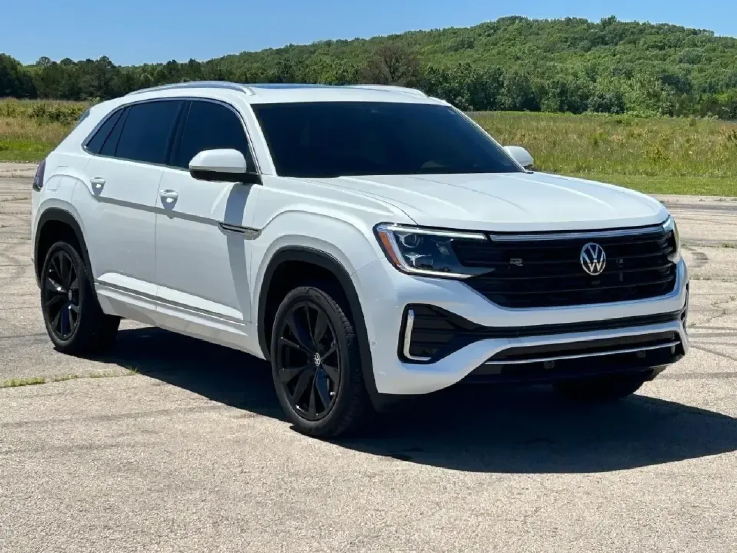2024 /Dark Beige/Titan Black Volkswagen Atlas Cross Sport 2.0T SEL Premium R-Line (1V2FE2CA6RC) with an Other engine, Automatic transmission, located at 970 Woodlawn Dr., Farmington, MO, 63640, (573) 431-7800, 37.825642, -90.468674 - If your week includes long commutes on US-67, school drop-offs, and the occasional weekend escape to St. Joe State Park, this 2024 Volkswagen Atlas Cross Sport is built for the lifestyle-roomy, refined, and ready for road-trip comfort without feeling like a bulky full-size SUV. With its sleek Opal W - Photo#0