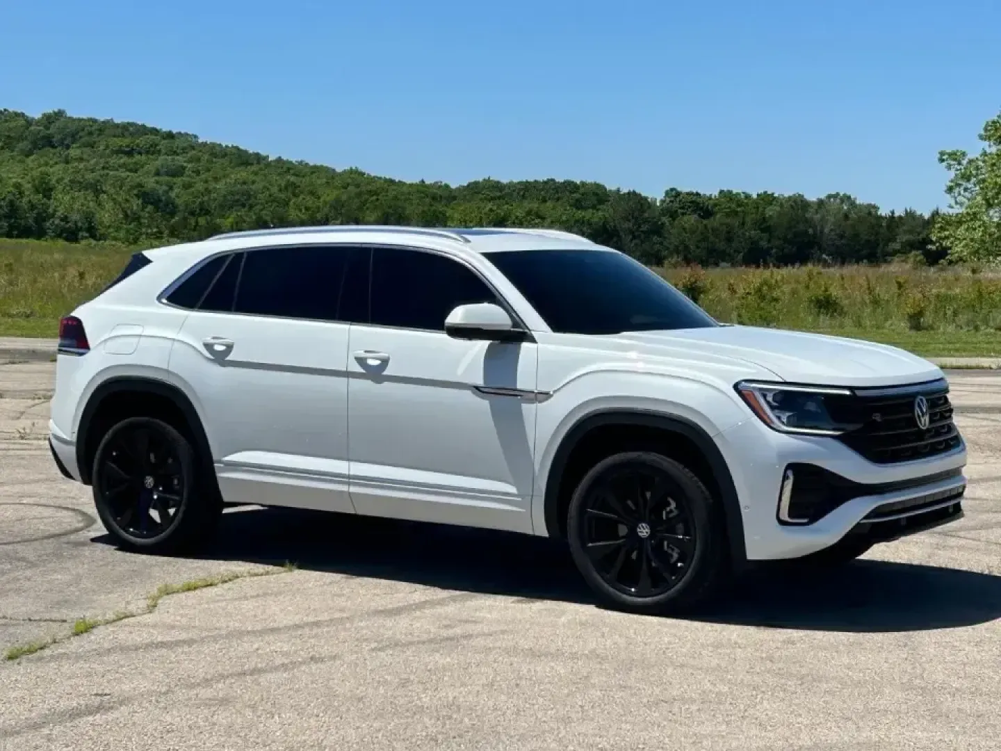 2024 /Dark Beige/Titan Black Volkswagen Atlas Cross Sport 2.0T SEL Premium R-Line (1V2FE2CA6RC) with an Other engine, Automatic transmission, located at 970 Woodlawn Dr., Farmington, MO, 63640, (573) 431-7800, 37.825642, -90.468674 - If your week includes long commutes on US-67, school drop-offs, and the occasional weekend escape to St. Joe State Park, this 2024 Volkswagen Atlas Cross Sport is built for the lifestyle-roomy, refined, and ready for road-trip comfort without feeling like a bulky full-size SUV. With its sleek Opal W - Photo#3
