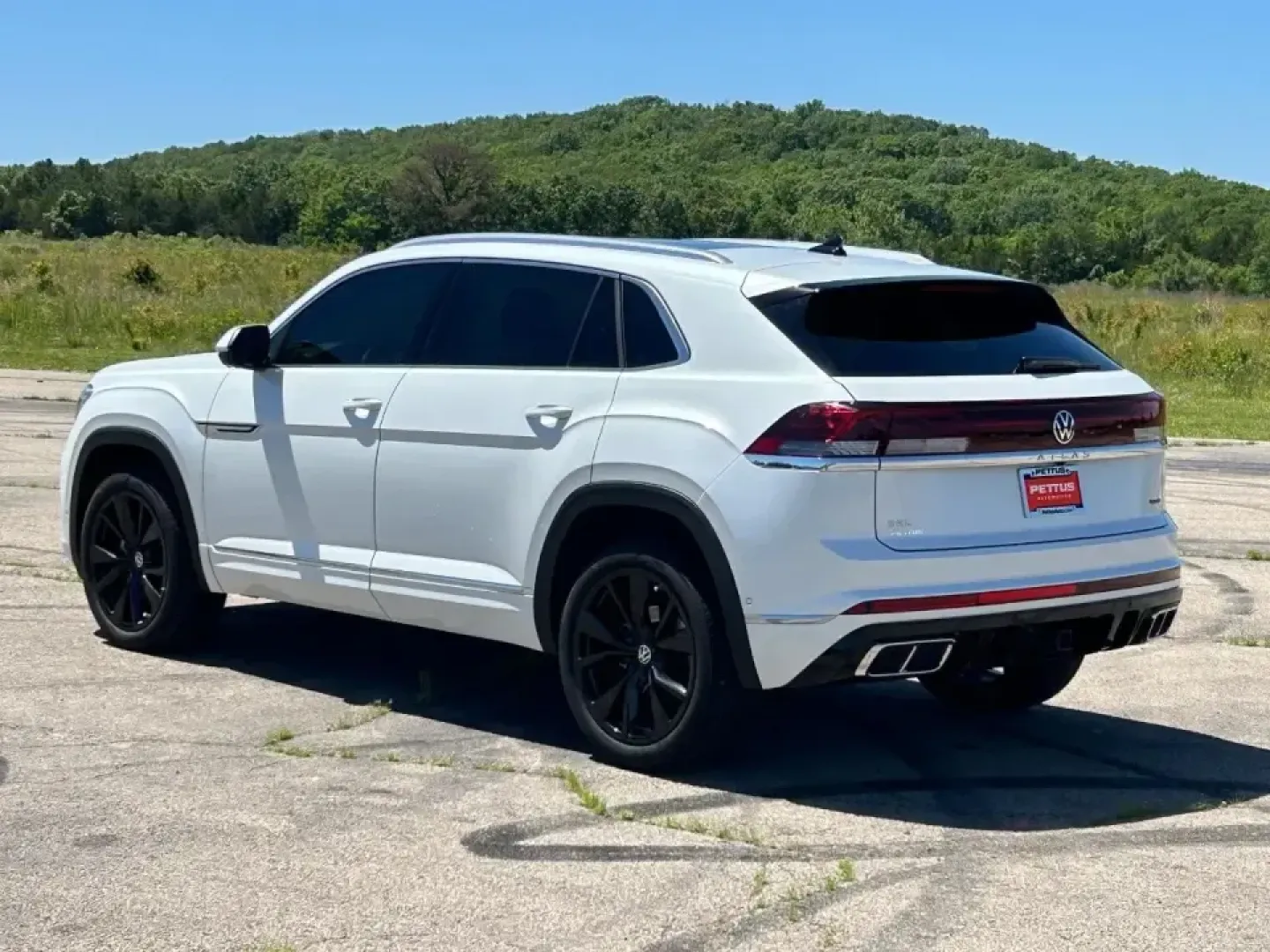 2024 /Dark Beige/Titan Black Volkswagen Atlas Cross Sport 2.0T SEL Premium R-Line (1V2FE2CA6RC) with an Other engine, Automatic transmission, located at 970 Woodlawn Dr., Farmington, MO, 63640, (573) 431-7800, 37.825642, -90.468674 - If your week includes long commutes on US-67, school drop-offs, and the occasional weekend escape to St. Joe State Park, this 2024 Volkswagen Atlas Cross Sport is built for the lifestyle-roomy, refined, and ready for road-trip comfort without feeling like a bulky full-size SUV. With its sleek Opal W - Photo#4