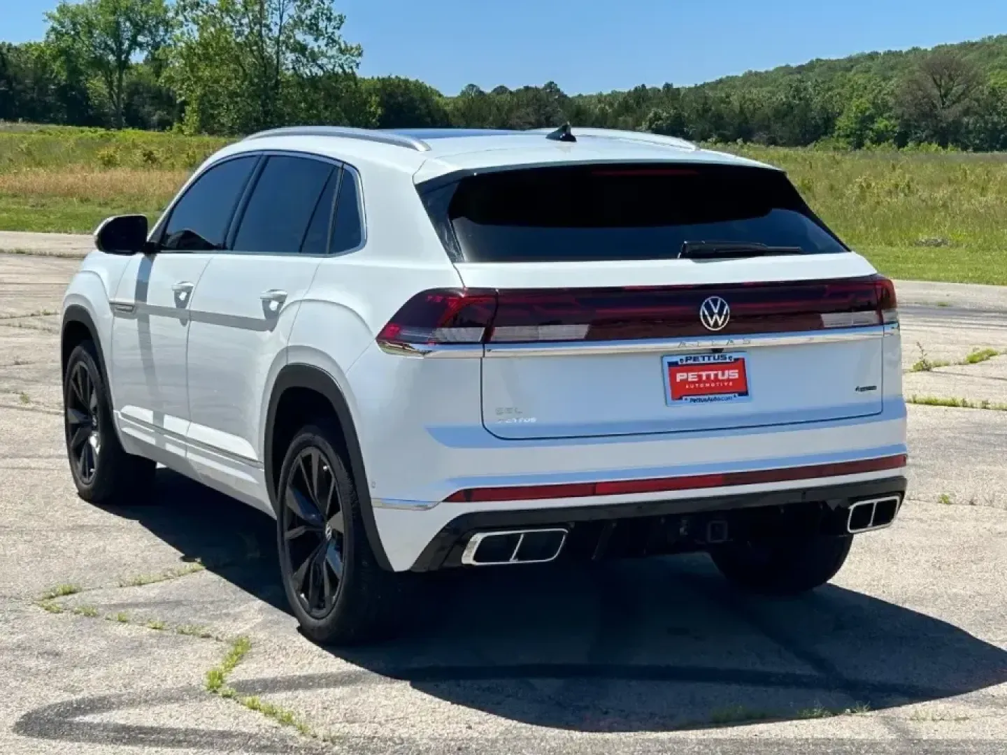 2024 /Dark Beige/Titan Black Volkswagen Atlas Cross Sport 2.0T SEL Premium R-Line (1V2FE2CA6RC) with an Other engine, Automatic transmission, located at 970 Woodlawn Dr., Farmington, MO, 63640, (573) 431-7800, 37.825642, -90.468674 - If your week includes long commutes on US-67, school drop-offs, and the occasional weekend escape to St. Joe State Park, this 2024 Volkswagen Atlas Cross Sport is built for the lifestyle-roomy, refined, and ready for road-trip comfort without feeling like a bulky full-size SUV. With its sleek Opal W - Photo#5