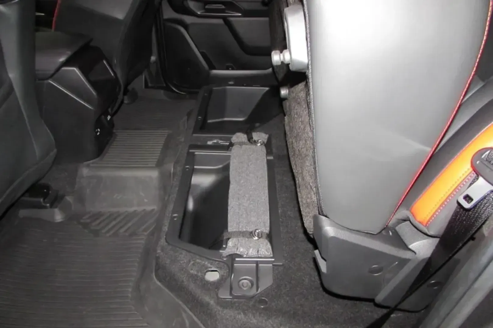 2024 /Ebony Leather Ford Ranger Raptor (1FTER4LR9RL) with an Other engine, Automatic transmission, located at 12830 Highway 21, De Soto, MO, 63020, (636) 337-7777, 38.153099, -90.573624 - **Hit the Open Road with the 2024 Ford Ranger Raptor Your Adventure Awaits!**<br /> <br /> Are you ready to elevate your weekend adventures or tackle your daily commute with style and power? The 2024 Ford Ranger Raptor is the perfect mix of rugged utility and refined comfort, designed for those who - Photo#33