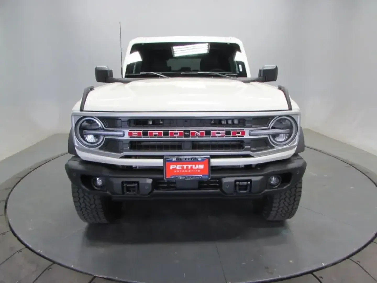 2026 /Alpine With Black Onyx Ford Bronco Outer Banks (1FMEE8BH4TL) with an 2.3L EcoBoost I-4 engine, Automatic transmission, located at 12836 Highway 21, De Soto, MO, 63020, (636) 337-7777, 38.151867, -90.575615 - Weekend trail runs, lake days, and everyday commuting don't have to require two different vehicles-this 2026 Ford Bronco Outer Banks 4WD is built for drivers who want one SUV that looks sharp in town and feels confident when the pavement ends. With only 10 miles, it offers that like-new feel while g - Photo#1