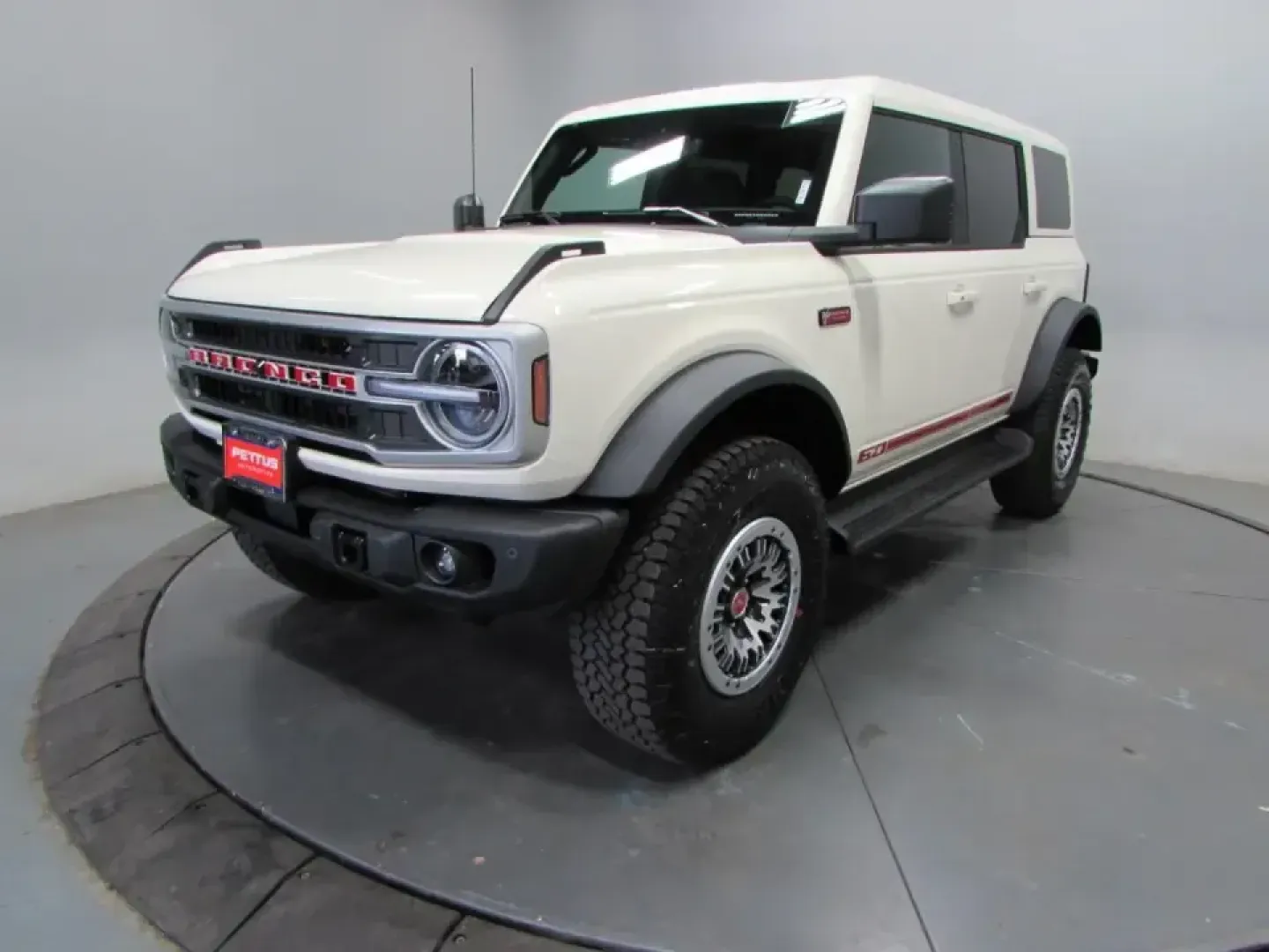2026 /Alpine With Black Onyx Ford Bronco Outer Banks (1FMEE8BH4TL) with an 2.3L EcoBoost I-4 engine, Automatic transmission, located at 12836 Highway 21, De Soto, MO, 63020, (636) 337-7777, 38.151867, -90.575615 - Weekend trail runs, lake days, and everyday commuting don't have to require two different vehicles-this 2026 Ford Bronco Outer Banks 4WD is built for drivers who want one SUV that looks sharp in town and feels confident when the pavement ends. With only 10 miles, it offers that like-new feel while g - Photo#2