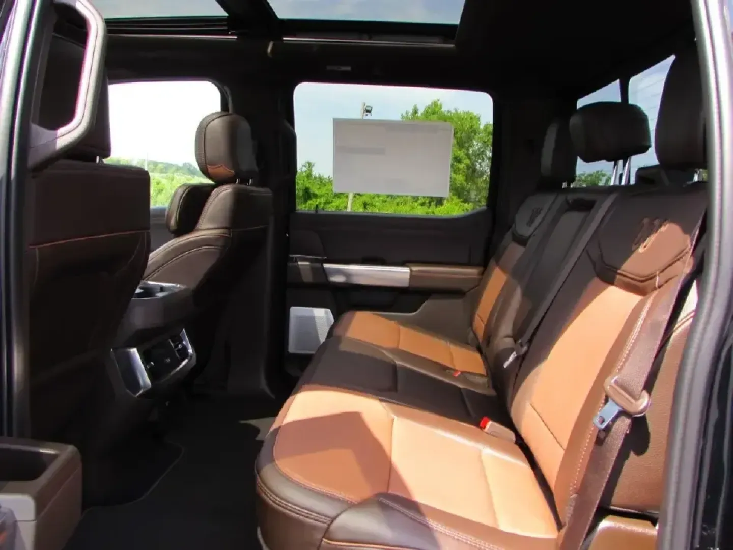 2026 /Java Ford F-250SD King Ranch (1FT8W2BM9TE) with an 6.7L engine, 6A transmission, located at 12836 Highway 21, De Soto, MO, 63020, (636) 337-7777, 38.151867, -90.575615 - Work hard all week and still want a truck that can handle lake weekends, jobsite demands, and long highway pulls without feeling like a bare-bones work rig? This 2026 Ford F-250 Super Duty King Ranch is built for that exact lifestyle-serious diesel capability paired with premium comfort for drivers - Photo#14