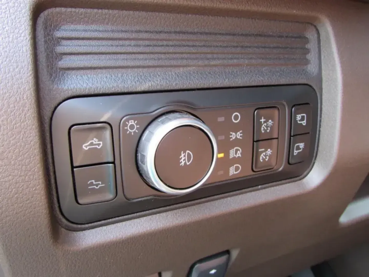 2026 /Java Ford F-250SD King Ranch (1FT8W2BM9TE) with an 6.7L engine, 6A transmission, located at 12836 Highway 21, De Soto, MO, 63020, (636) 337-7777, 38.151867, -90.575615 - Work hard all week and still want a truck that can handle lake weekends, jobsite demands, and long highway pulls without feeling like a bare-bones work rig? This 2026 Ford F-250 Super Duty King Ranch is built for that exact lifestyle-serious diesel capability paired with premium comfort for drivers - Photo#22