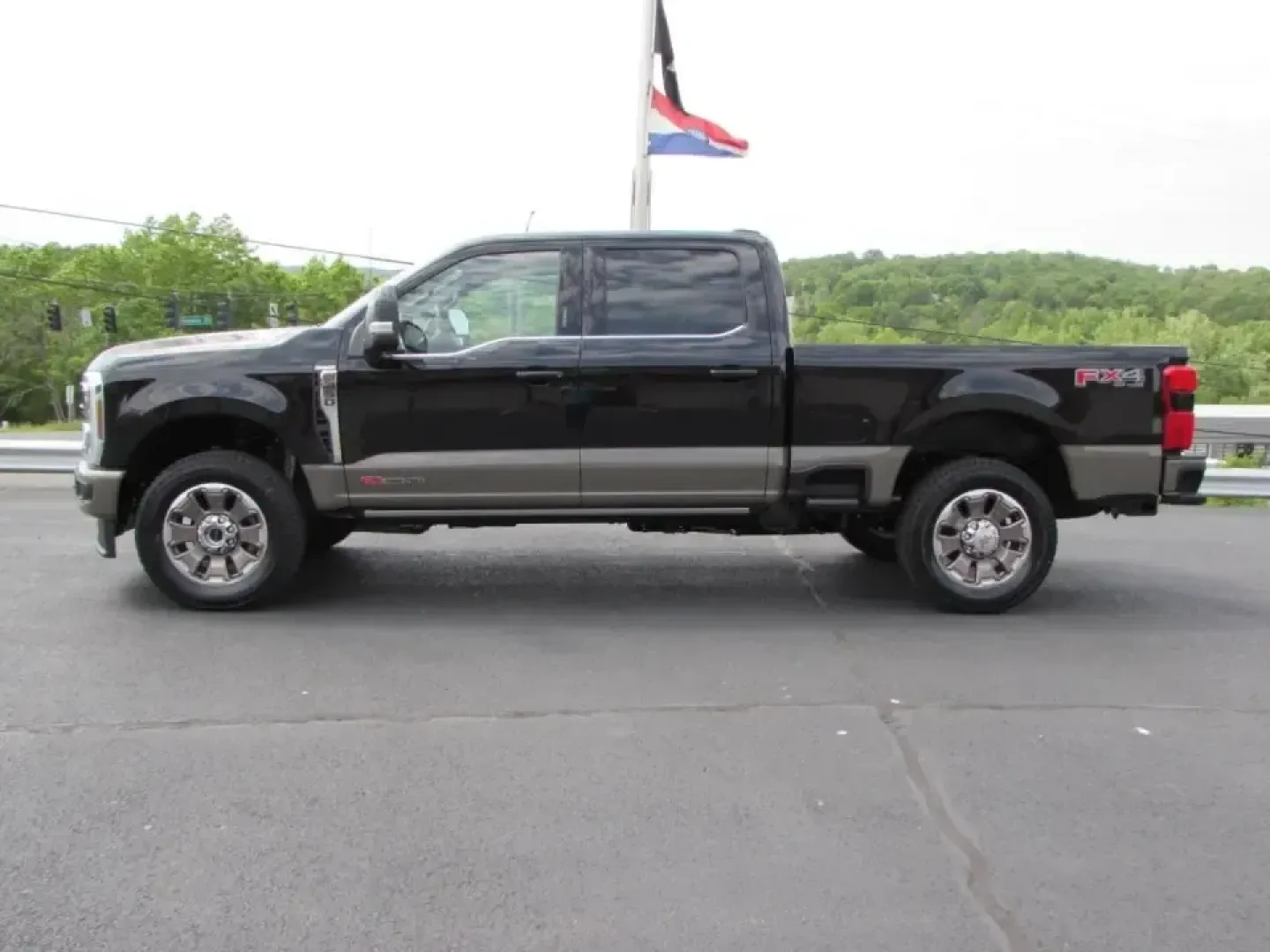 2026 /Java Ford F-250SD King Ranch (1FT8W2BM9TE) with an 6.7L engine, 6A transmission, located at 12836 Highway 21, De Soto, MO, 63020, (636) 337-7777, 38.151867, -90.575615 - Work hard all week and still want a truck that can handle lake weekends, jobsite demands, and long highway pulls without feeling like a bare-bones work rig? This 2026 Ford F-250 Super Duty King Ranch is built for that exact lifestyle-serious diesel capability paired with premium comfort for drivers - Photo#3