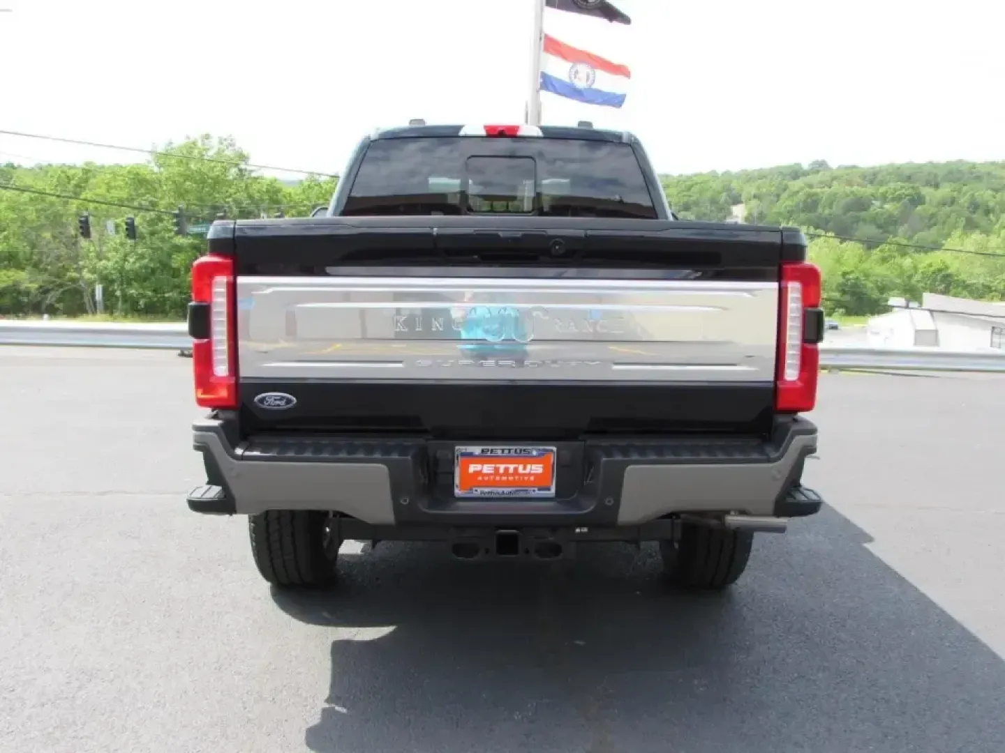 2026 /Java Ford F-250SD King Ranch (1FT8W2BM9TE) with an 6.7L engine, 6A transmission, located at 12836 Highway 21, De Soto, MO, 63020, (636) 337-7777, 38.151867, -90.575615 - Work hard all week and still want a truck that can handle lake weekends, jobsite demands, and long highway pulls without feeling like a bare-bones work rig? This 2026 Ford F-250 Super Duty King Ranch is built for that exact lifestyle-serious diesel capability paired with premium comfort for drivers - Photo#5