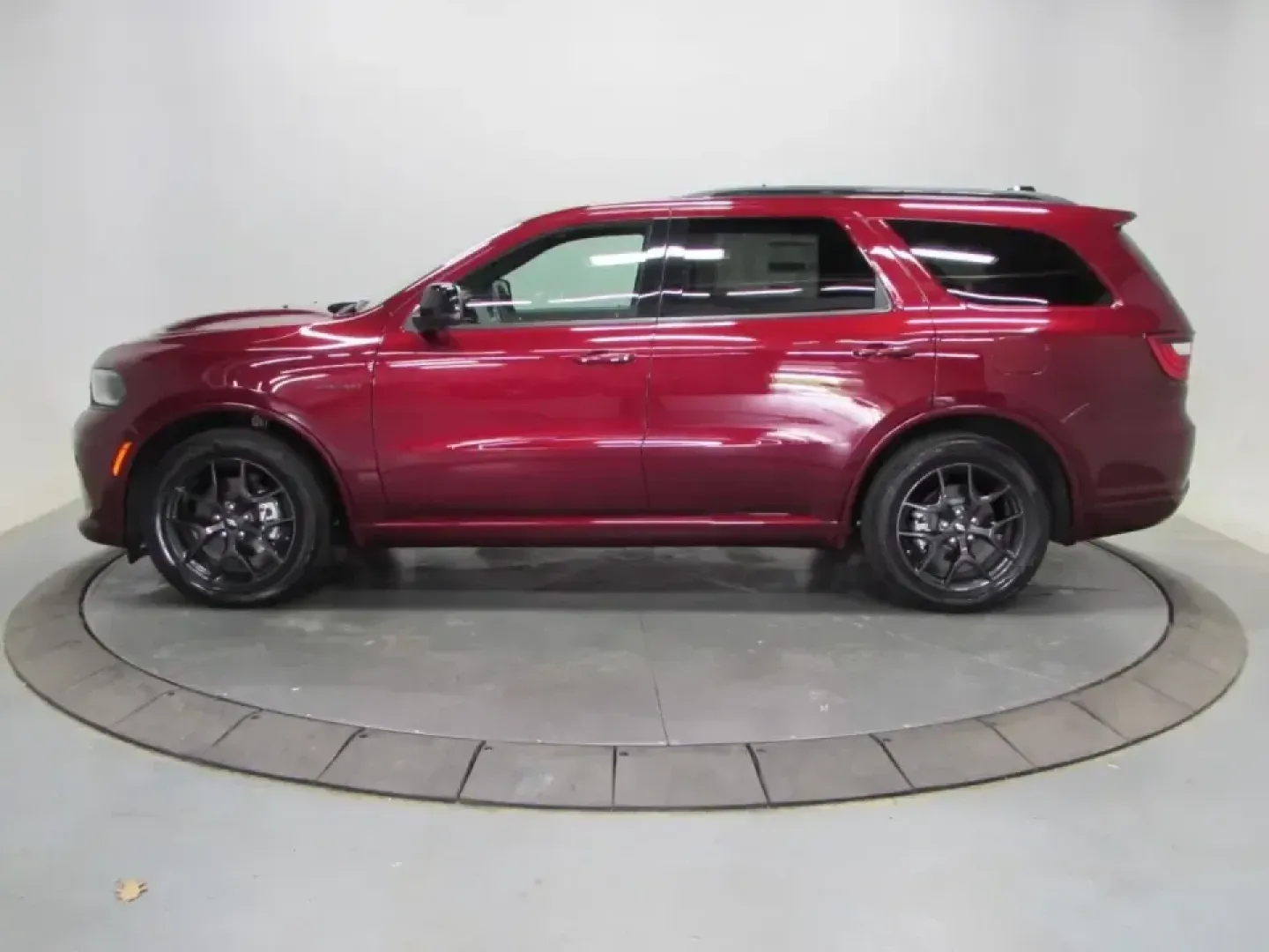 2026 /Black Dodge Durango GT HEMI V8 (1C4SDJCT1TC) with an 5.7L V8 OHV 16V engine, Automatic transmission, located at 12830 Highway 21, De Soto, MO, 63020, (636) 337-7777, 38.153099, -90.573624 - Make every drive feel like the start of a weekend getaway-whether you're loading up for a family road trip, commuting down Highway 21, or heading out past the Mississippi River hills for a scenic escape. This 2026 Dodge Durango GT HEMI V8 in eye-catching Octane Red brings the muscle, space, and conf - Photo#3